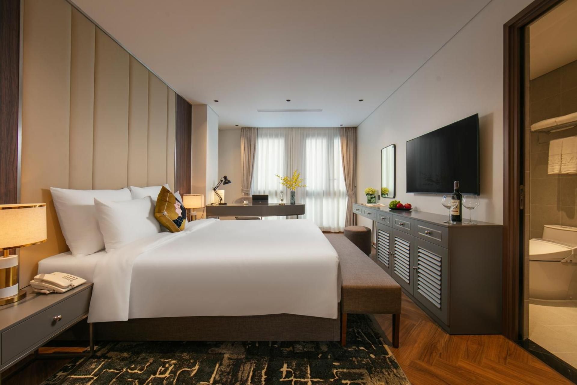 Deluxe King Room