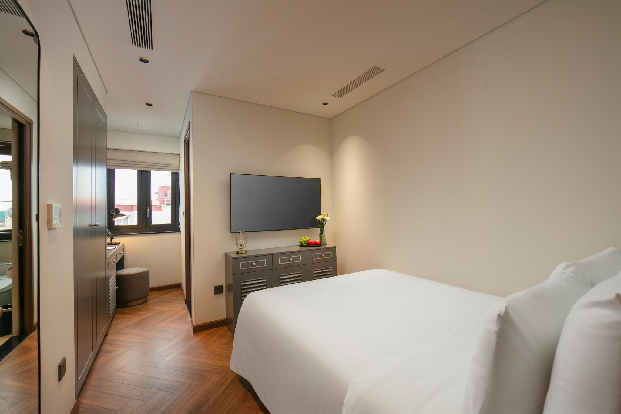 Leman Old Quarter Hotel Standard Room with Window 2