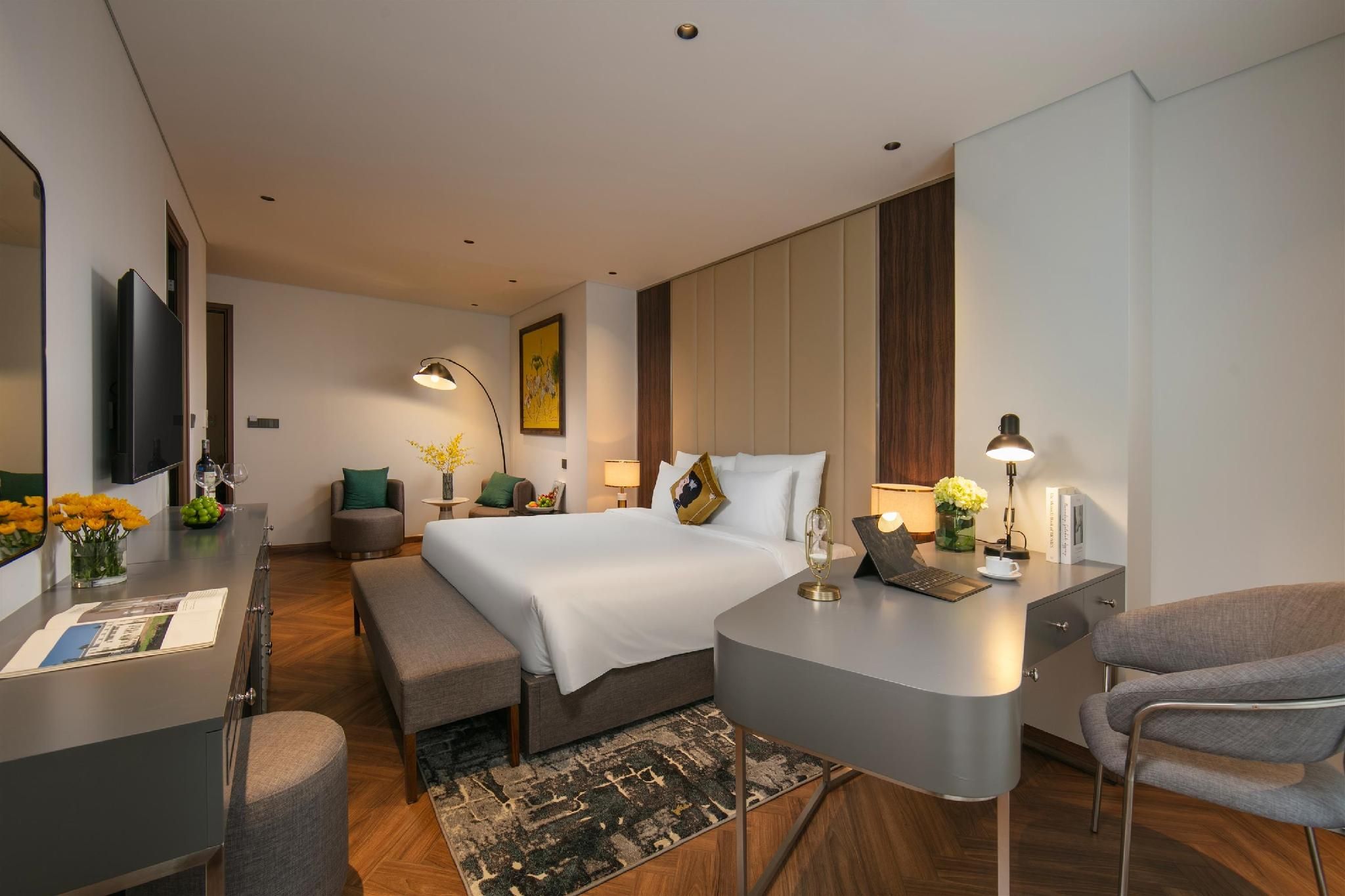 Executive Room with Bathtub