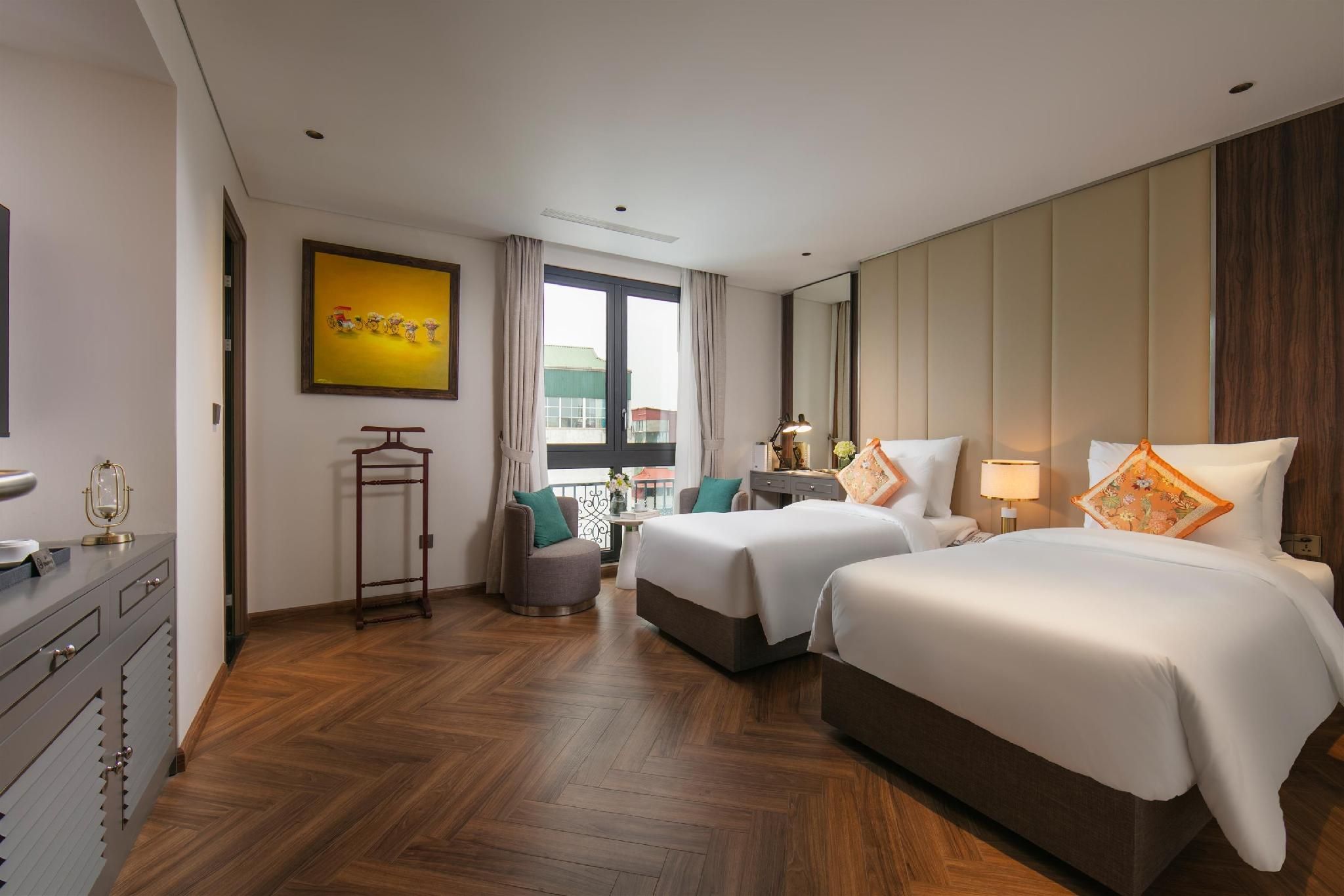 Premier Twin City View Room with Bathtub