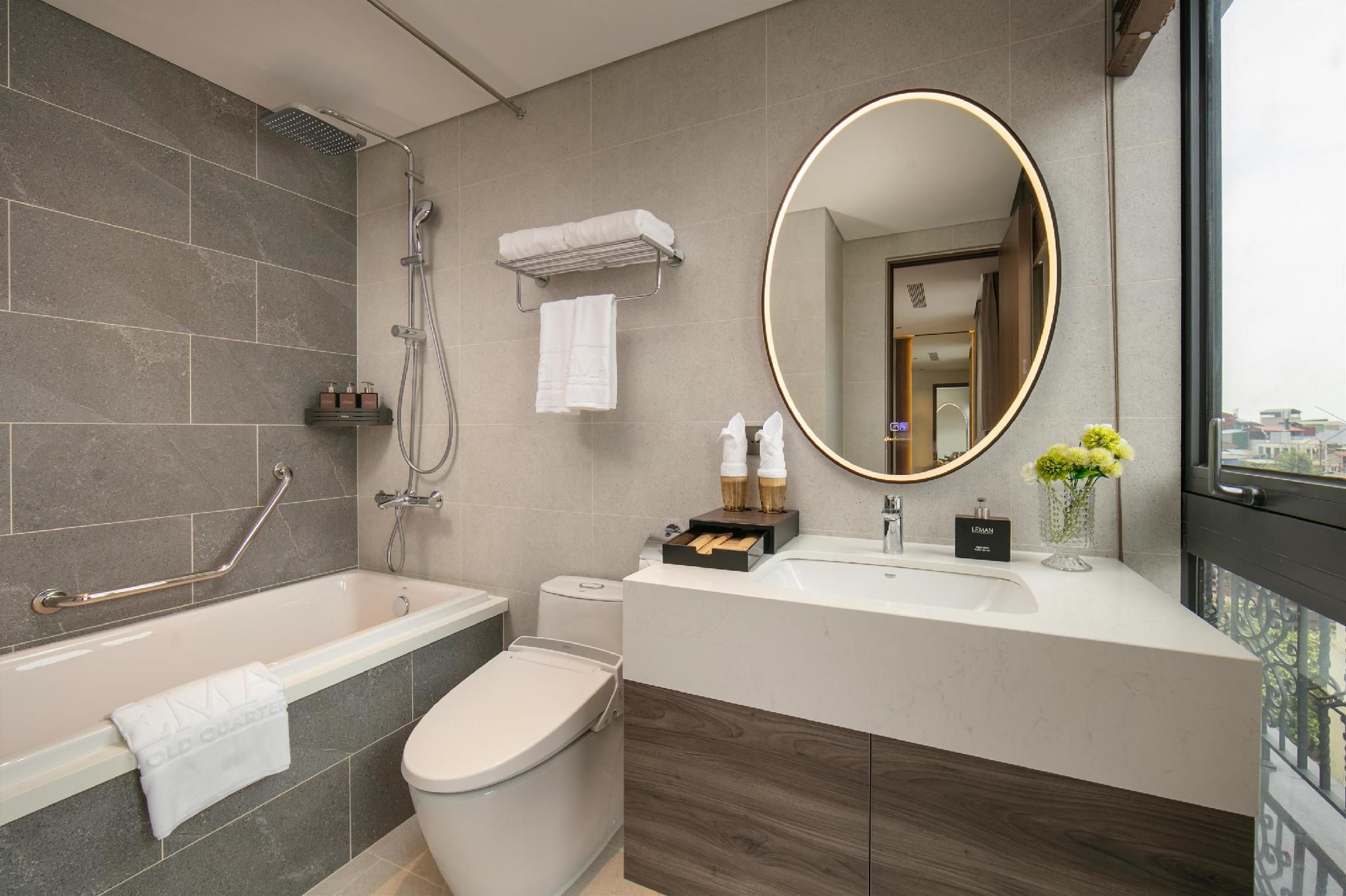 Premier Twin City View Room with Bathtub