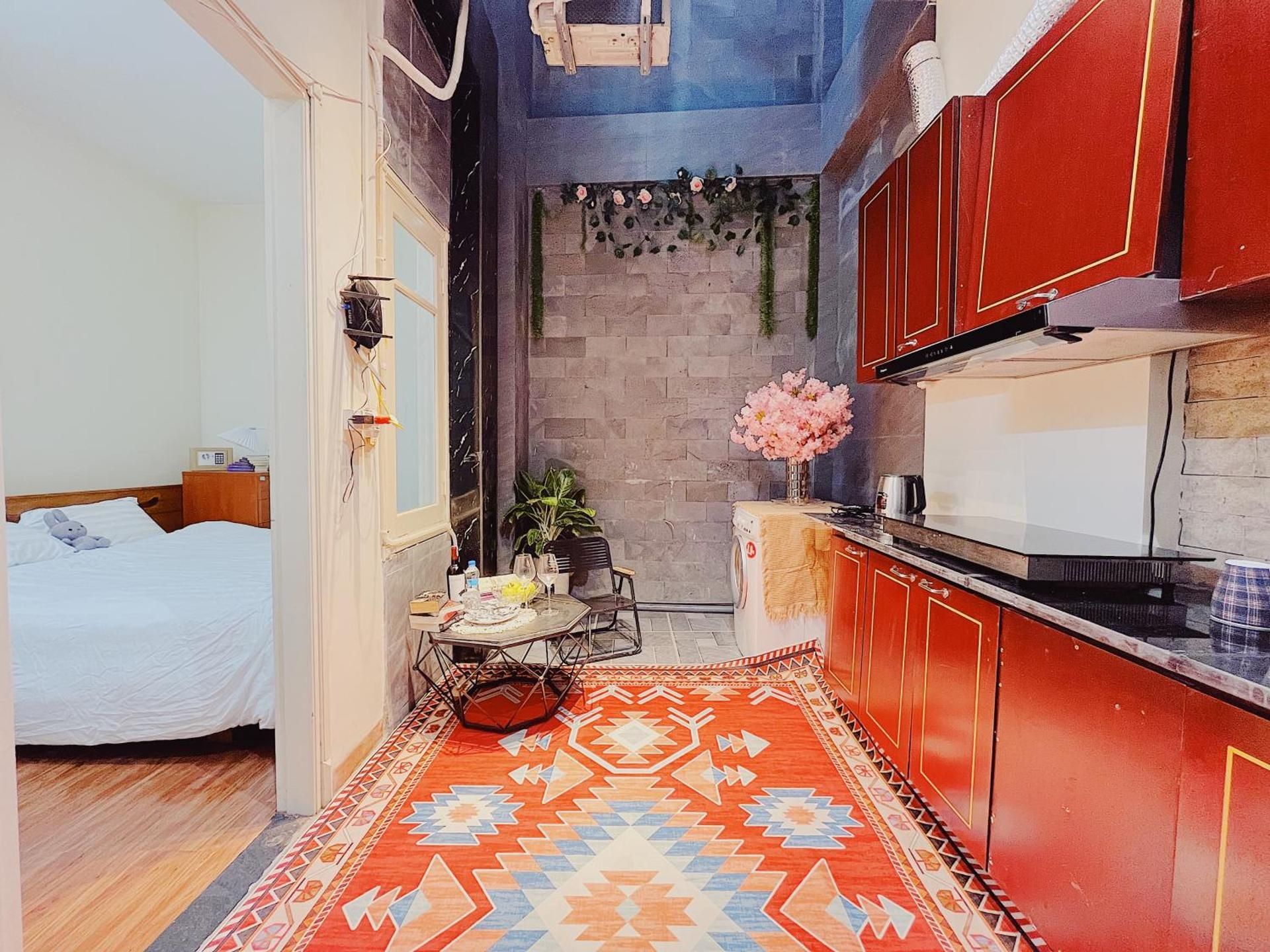 Studio Apartment