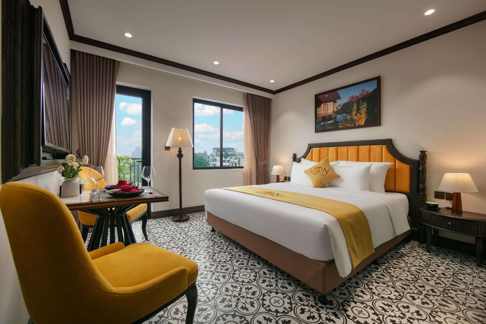 Balcony Suite, 1 King Bed, Kitchenette, City View