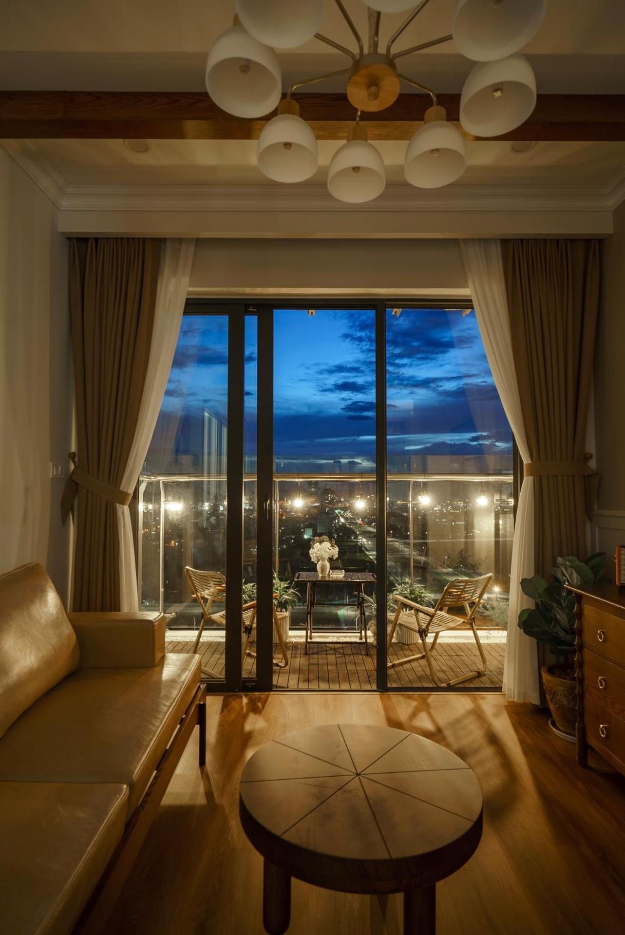 Three-Bedroom Premium Apartment with Balcony