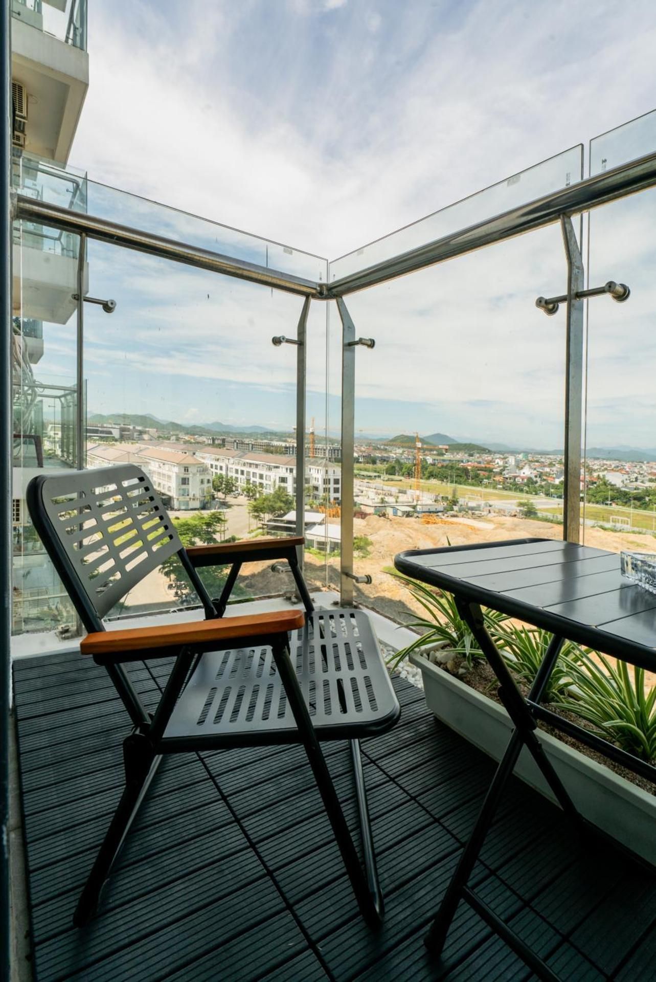 Two-Bedroom Deluxe Apartment with Balcony