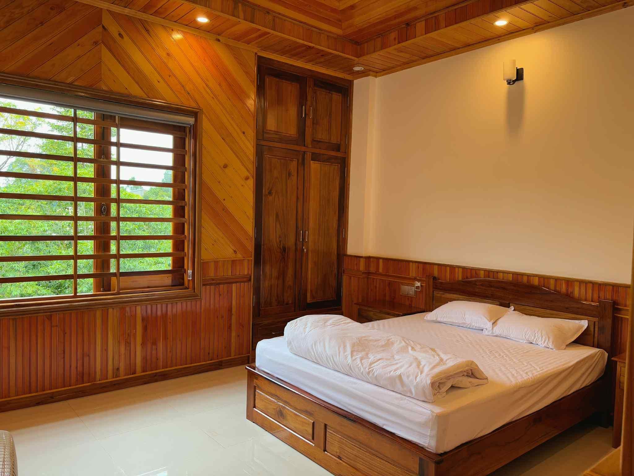 Standard - 1 Double Bed with Garden View