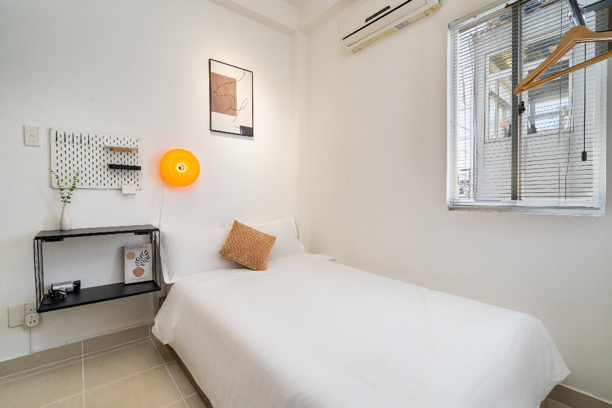 Standard - 1 Bed Double Partial City View, Non-Smoking