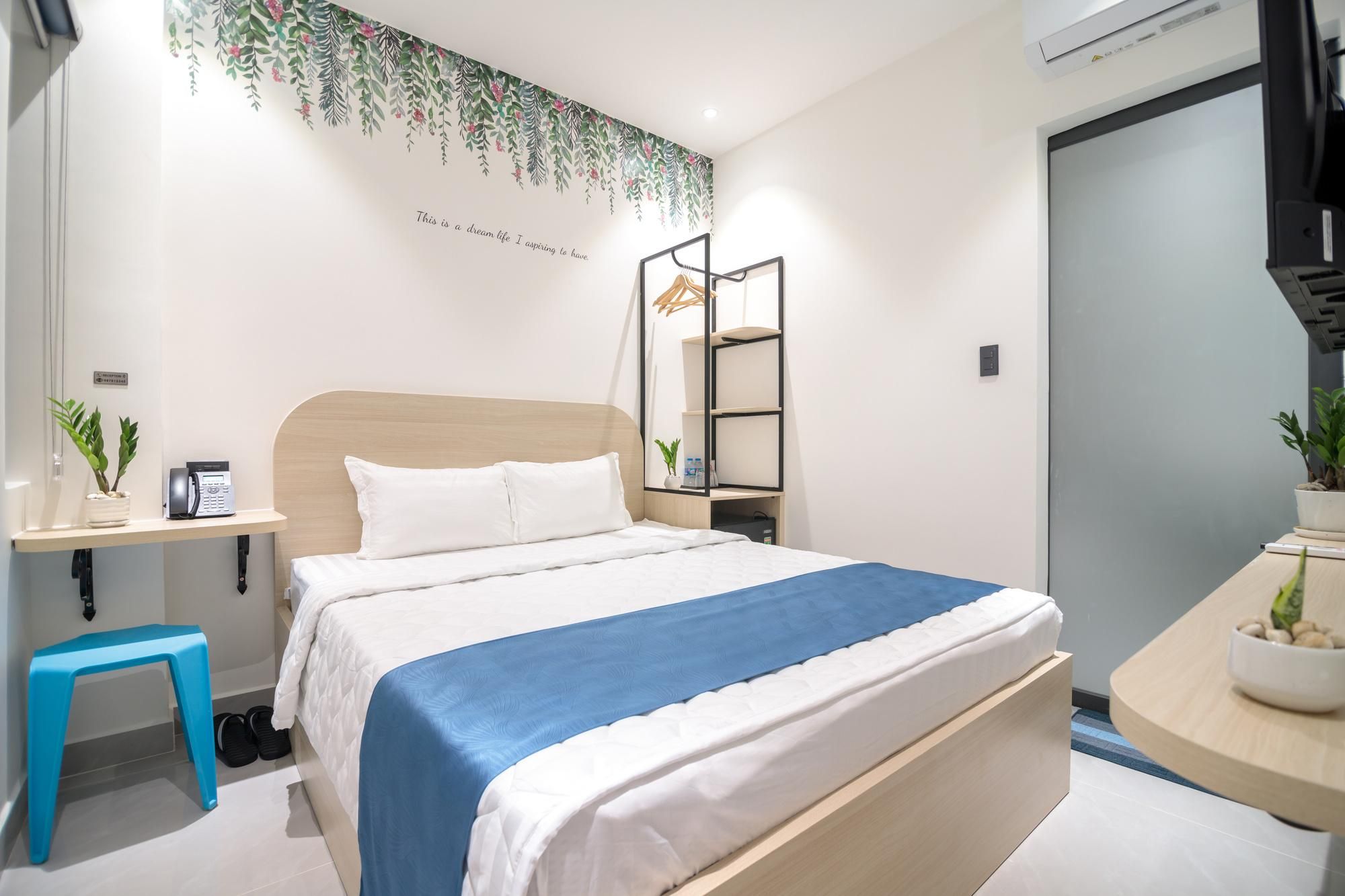 Superior Queen Bed