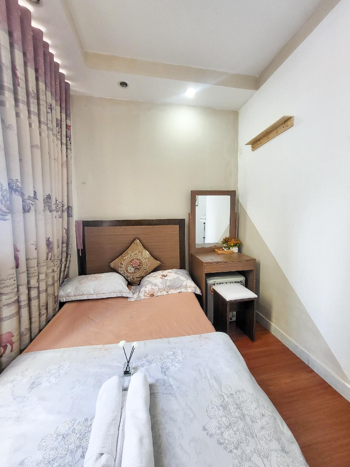 Economic Studio Large Double Bed