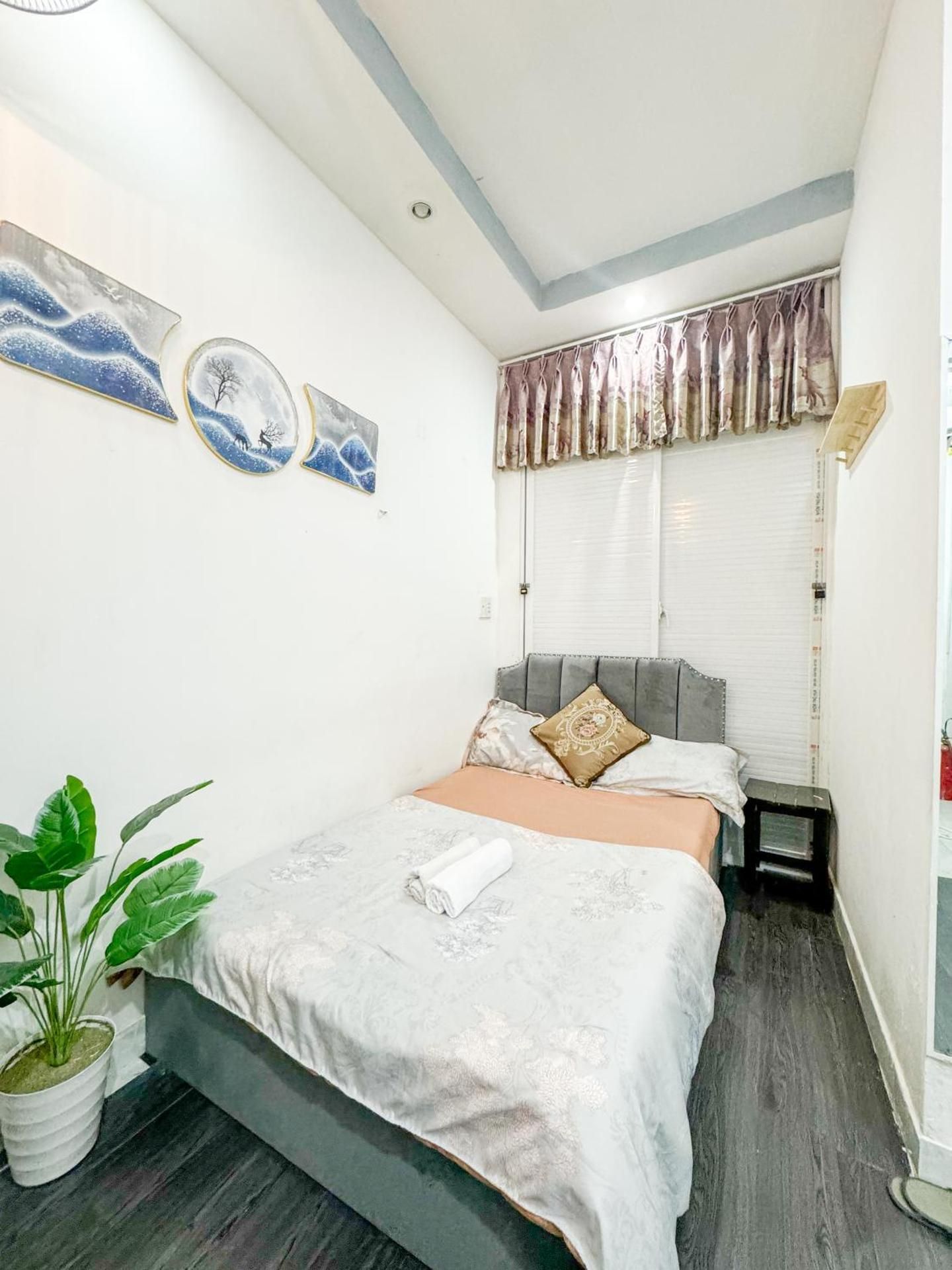 Queen Room