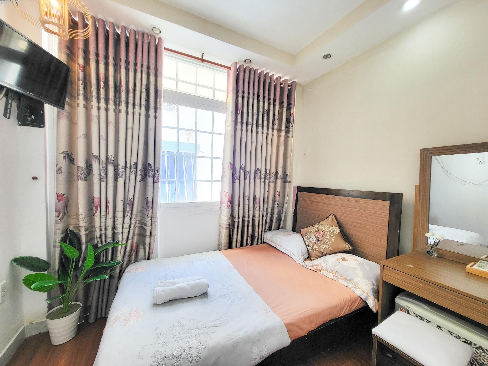 Single Room - Non-Smoking 2