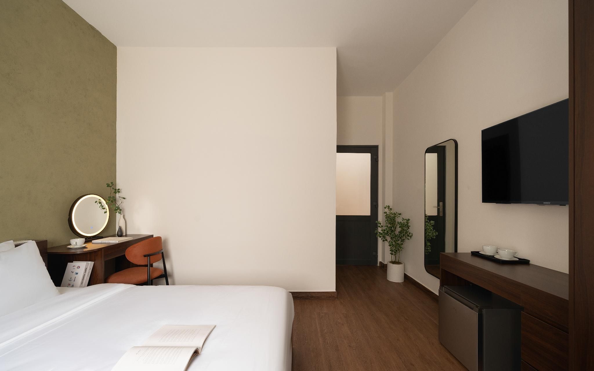 Deluxe - 1 Queen Bed
