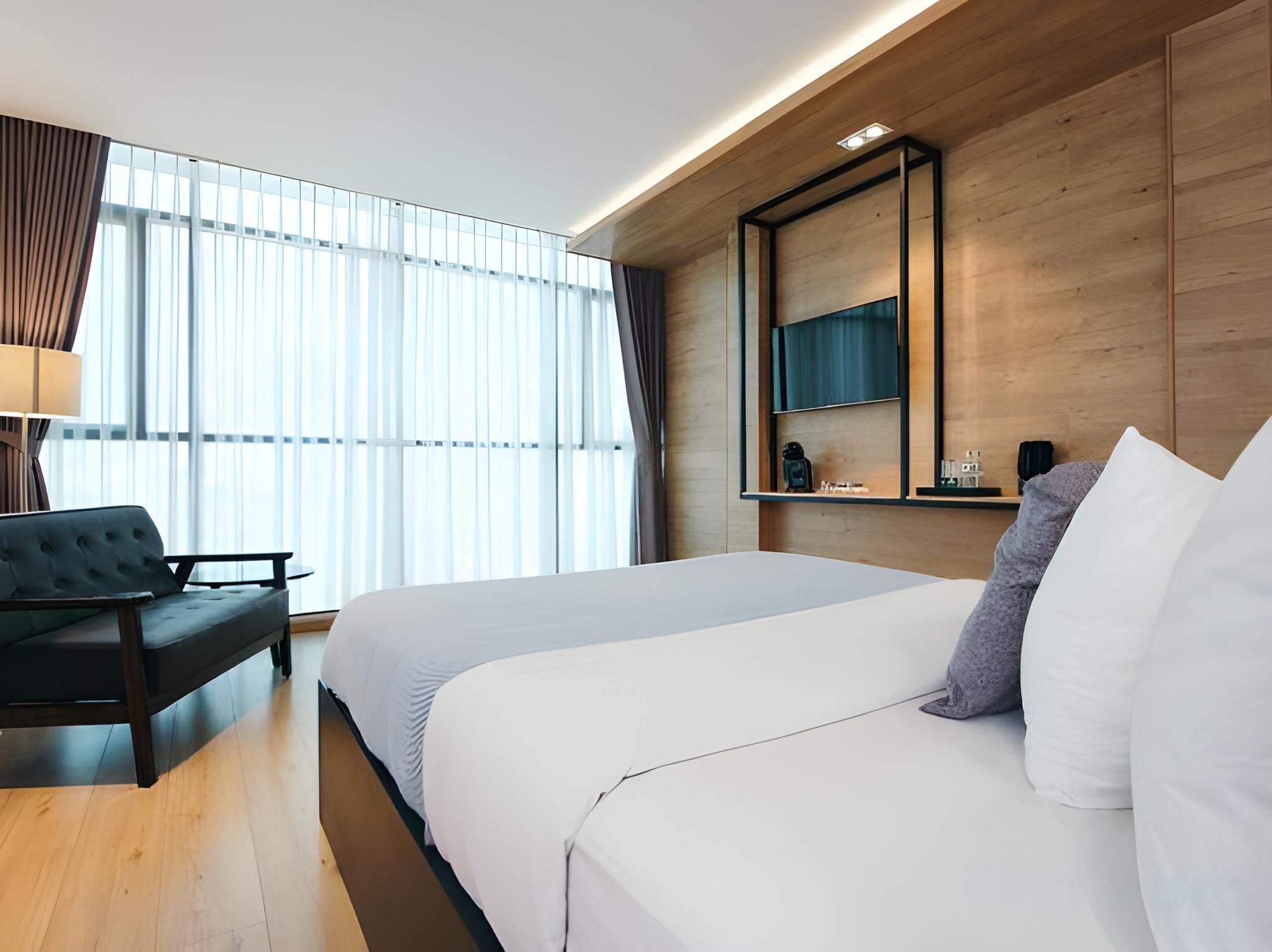Suite with City View