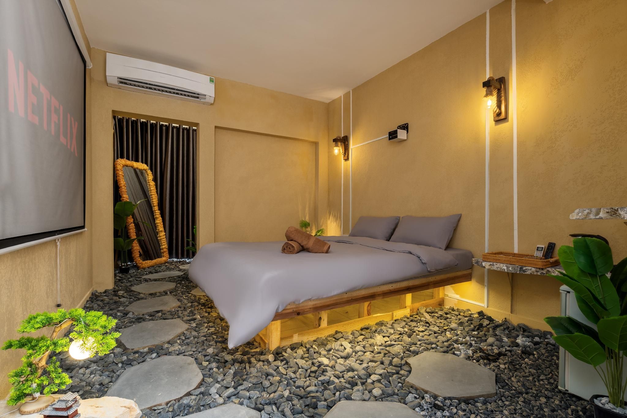  Premium Deluxe Pool Corner Double Double Room