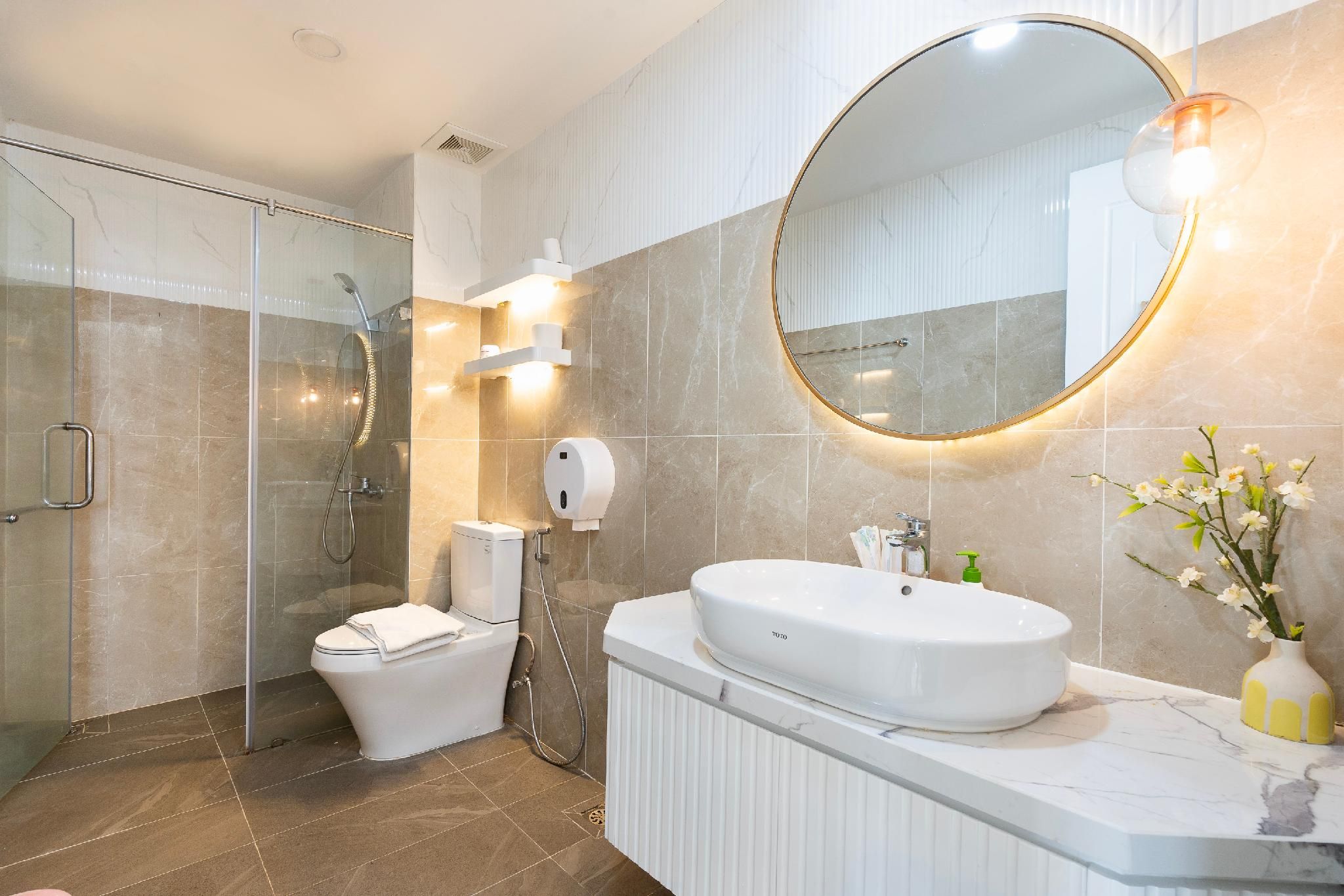 Deluxe Three Bedroom Apartment