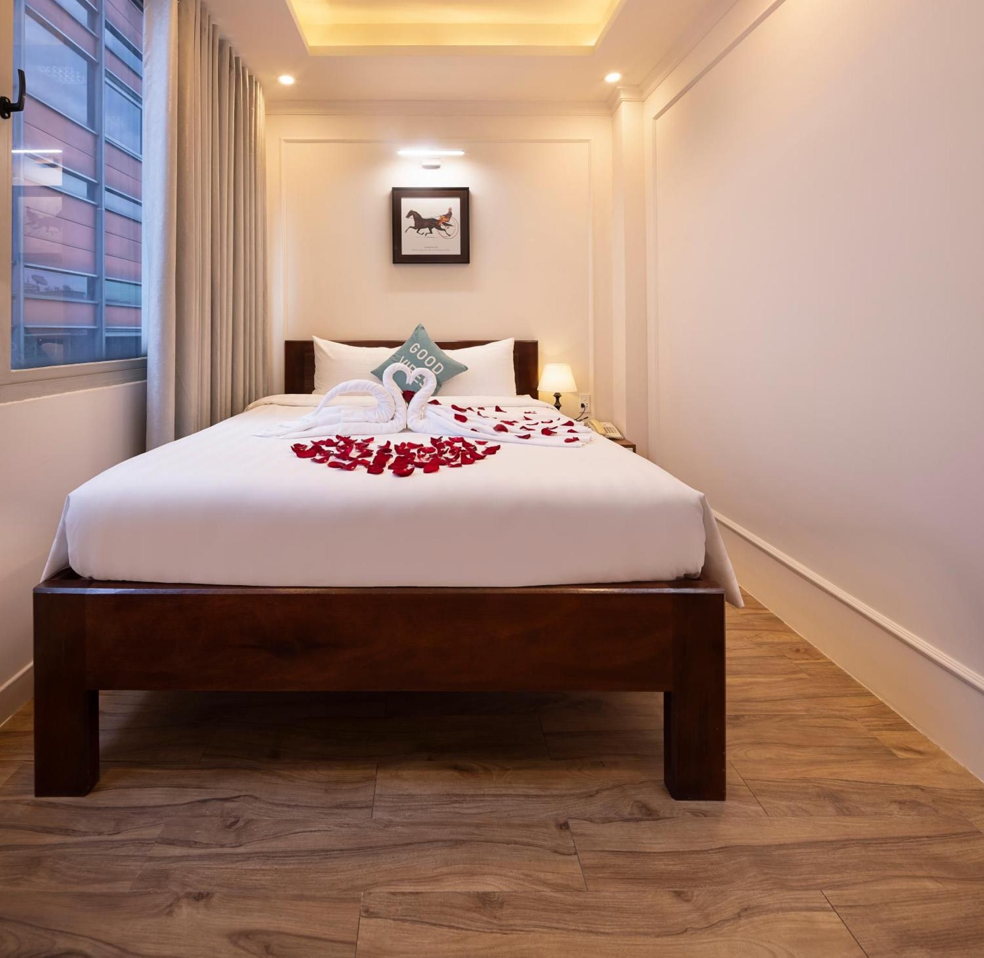 Diamond Crown Hotel Deluxe Double Room 2