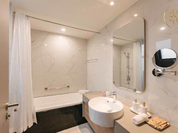 Three-Bedroom Apartment with Balcony
