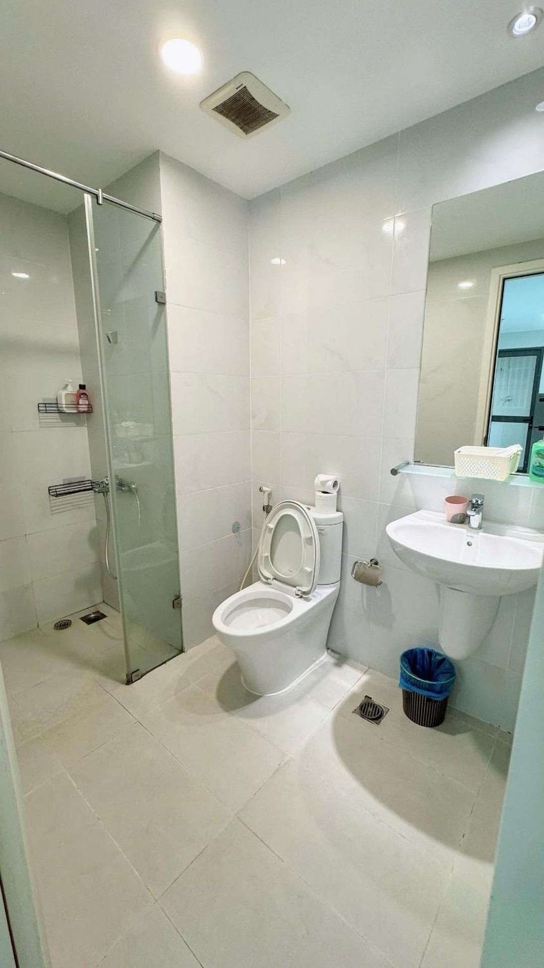 One-Bedroom Apartment with Balcony
