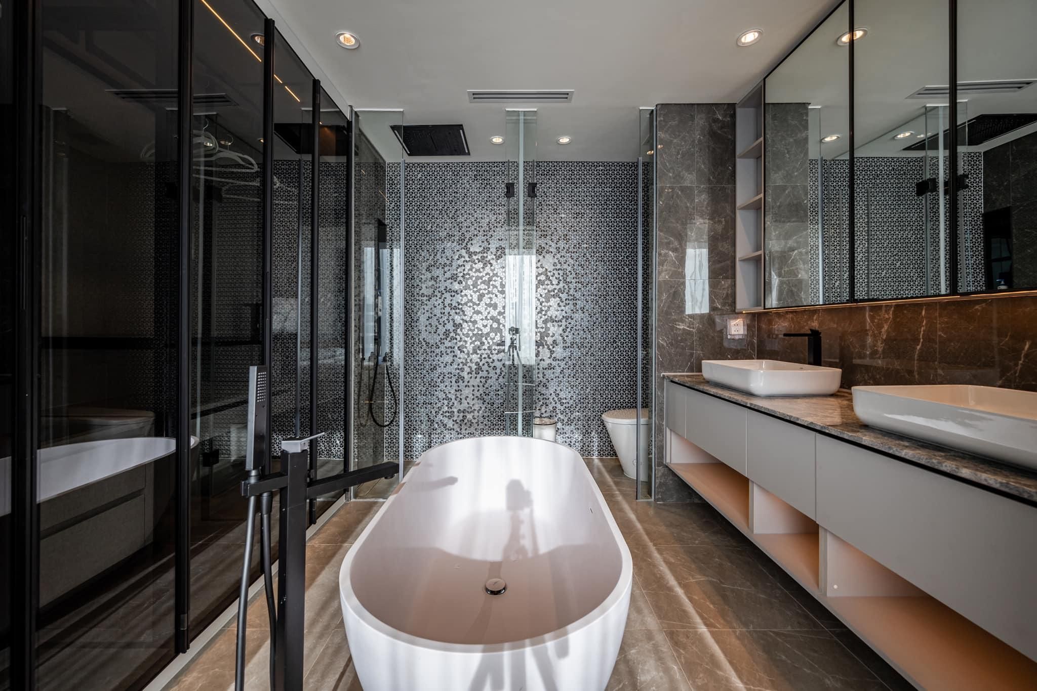 The Opera Metropole Skyline Apartments Three-Bedroom Apartment 2