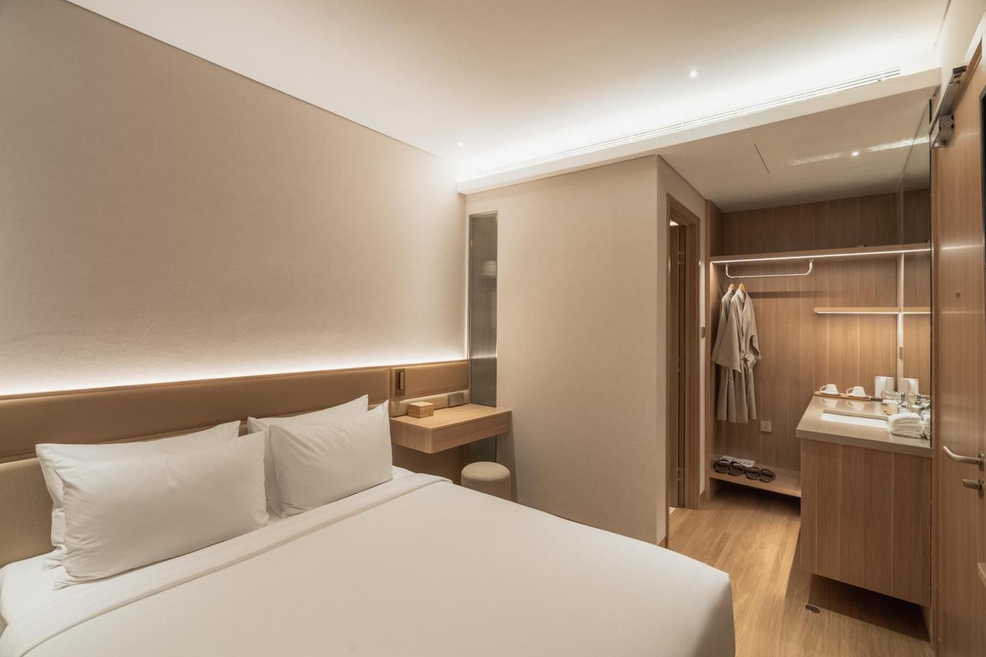 Standard - 1 Double Bed