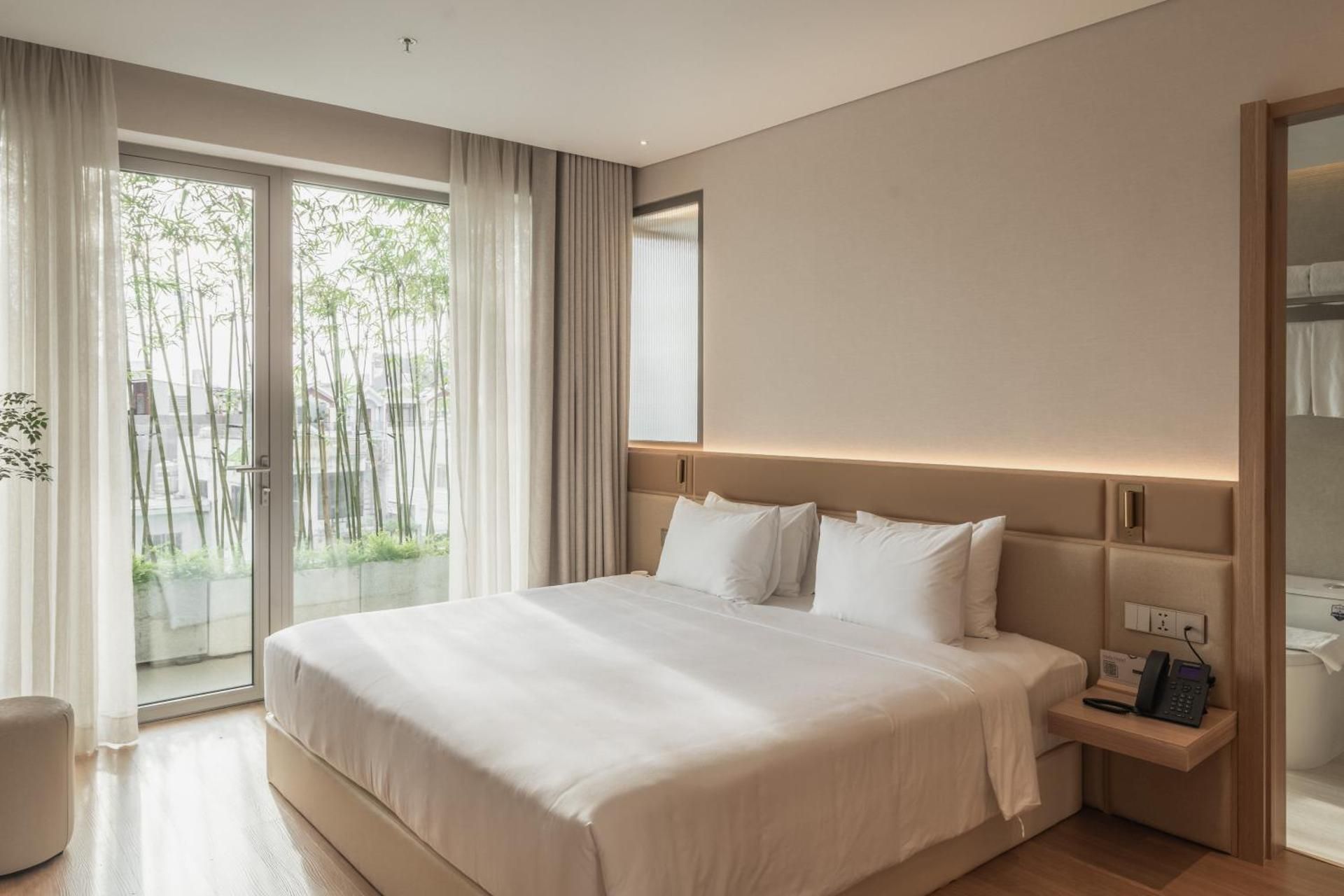 Deluxe Double Room with Balcony