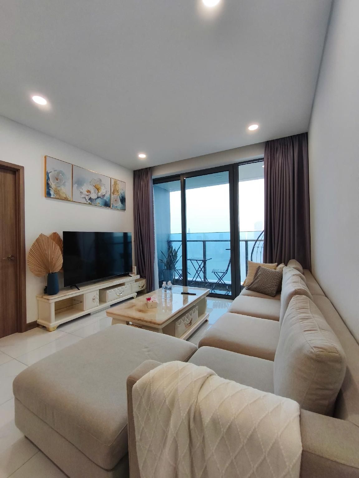Deluxe Two Bedroom Apartment with Balcony