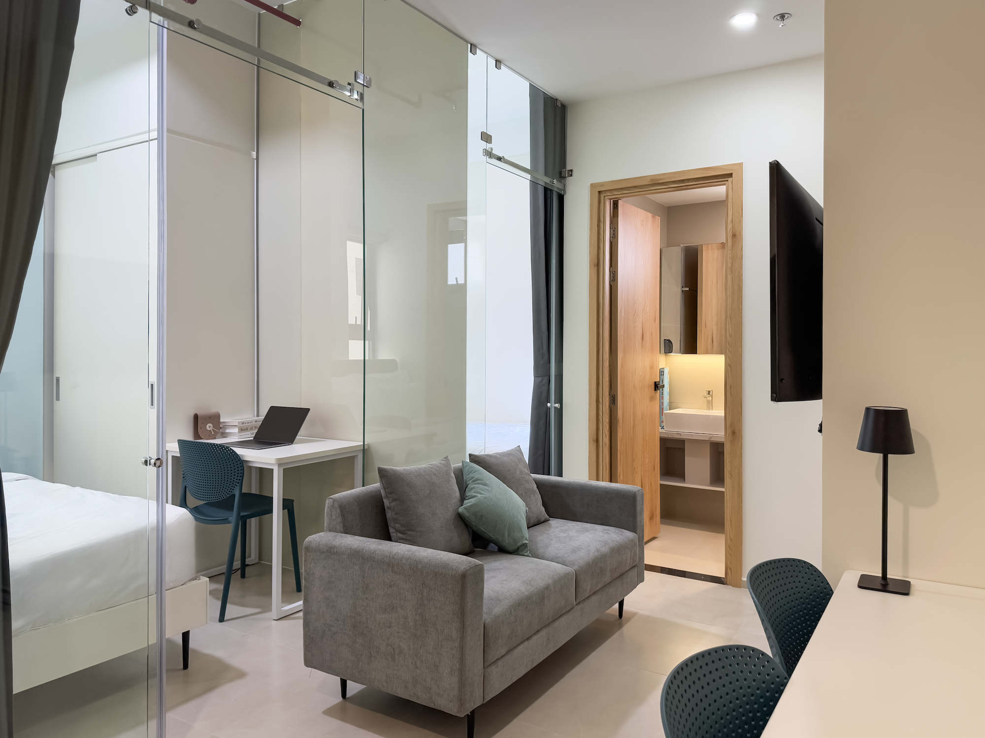 2 Bedroom Deluxe Suite