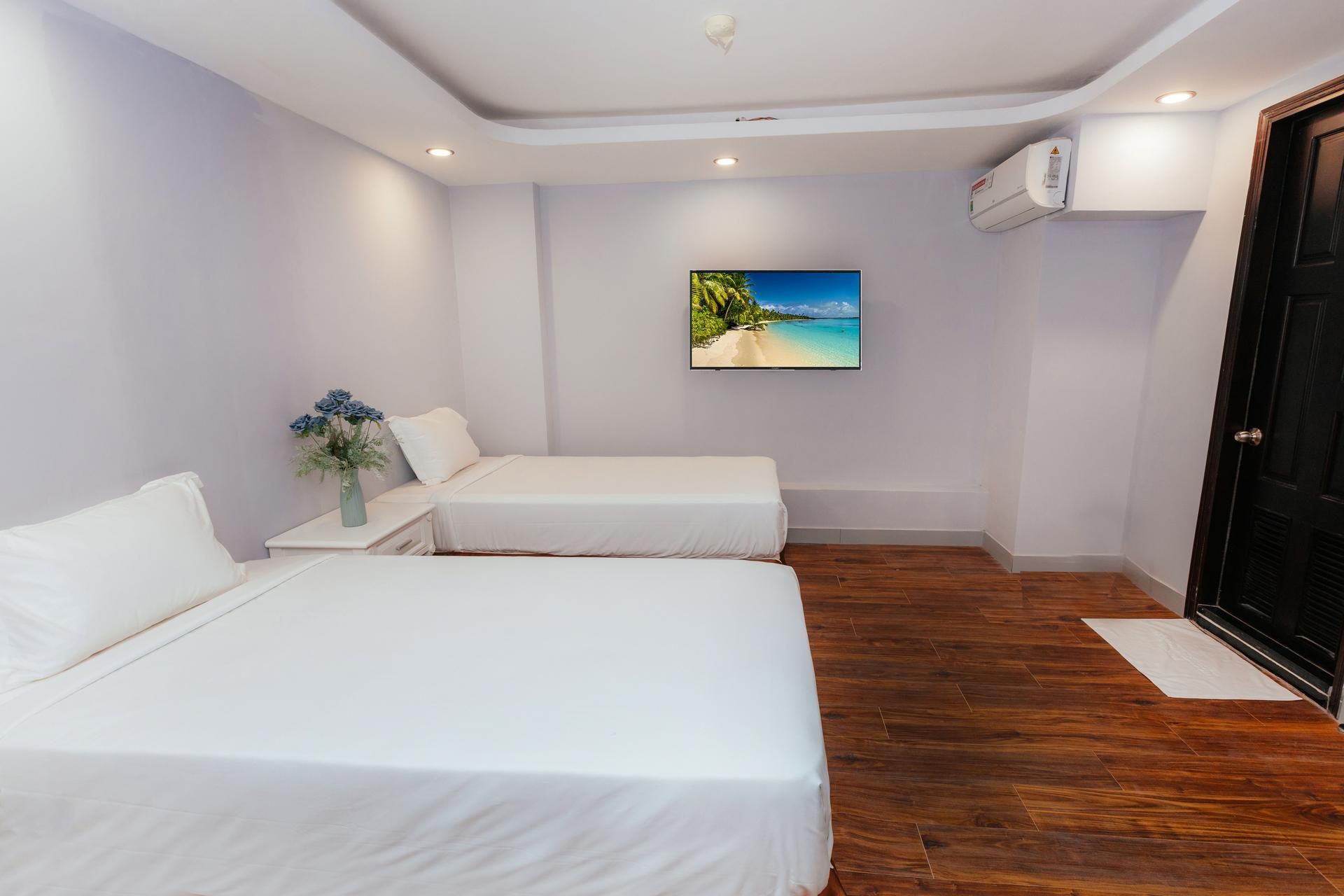 Twin Bed Room