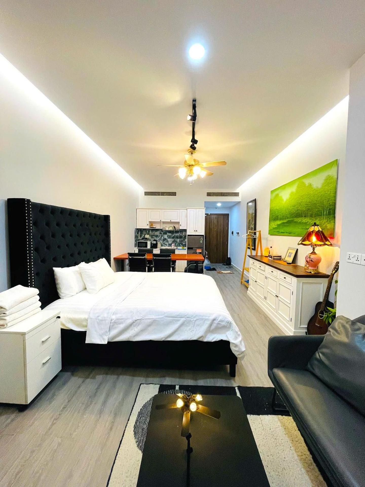 Deluxe King Studio