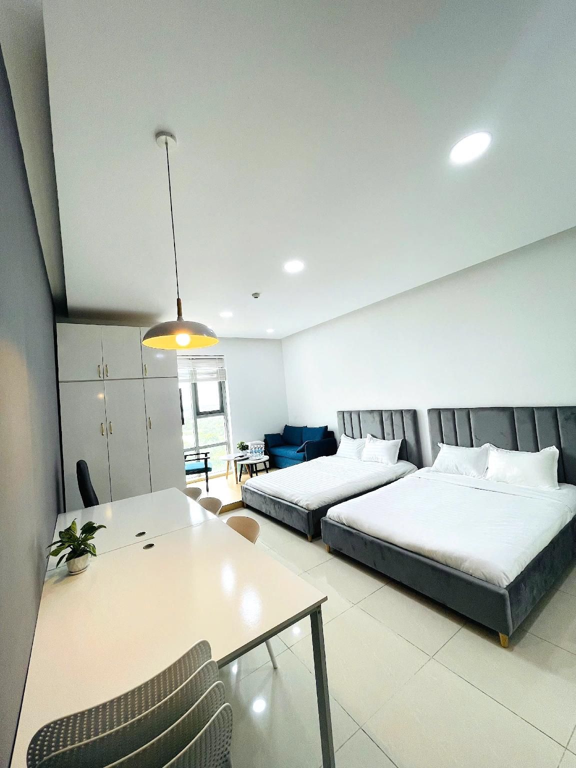 Studio Twin Beds City View