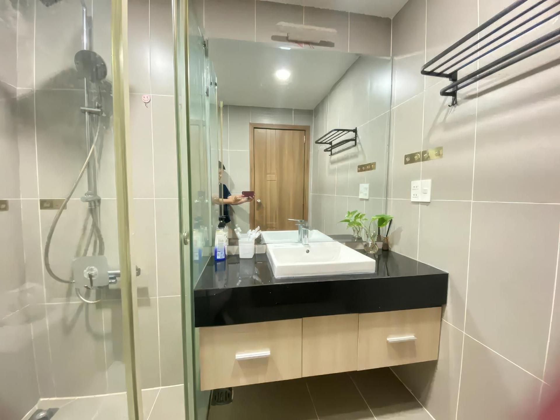 Superior One-Bedroom Apartment