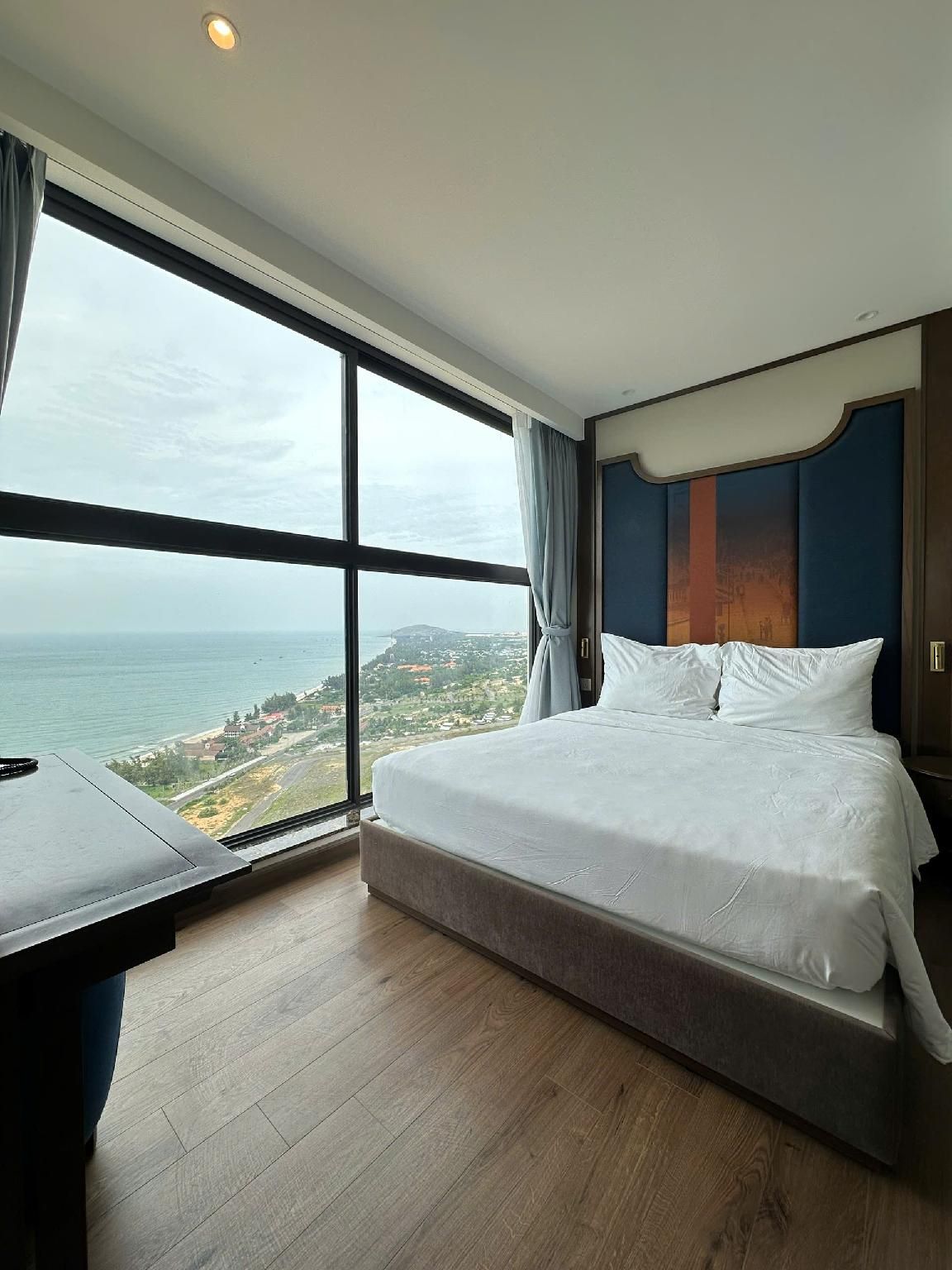 Two-Bedroom Apartment with Sea View