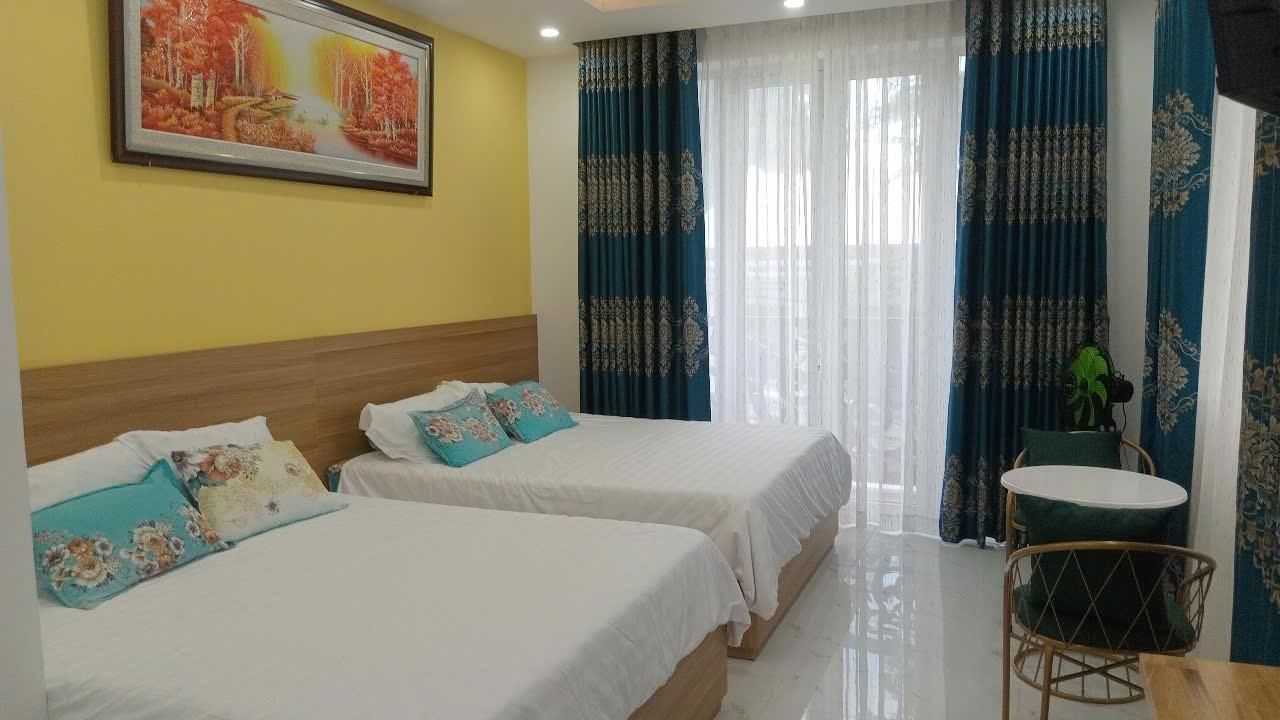 Deluxe 2 Bedroom Beachfront Access Cabin