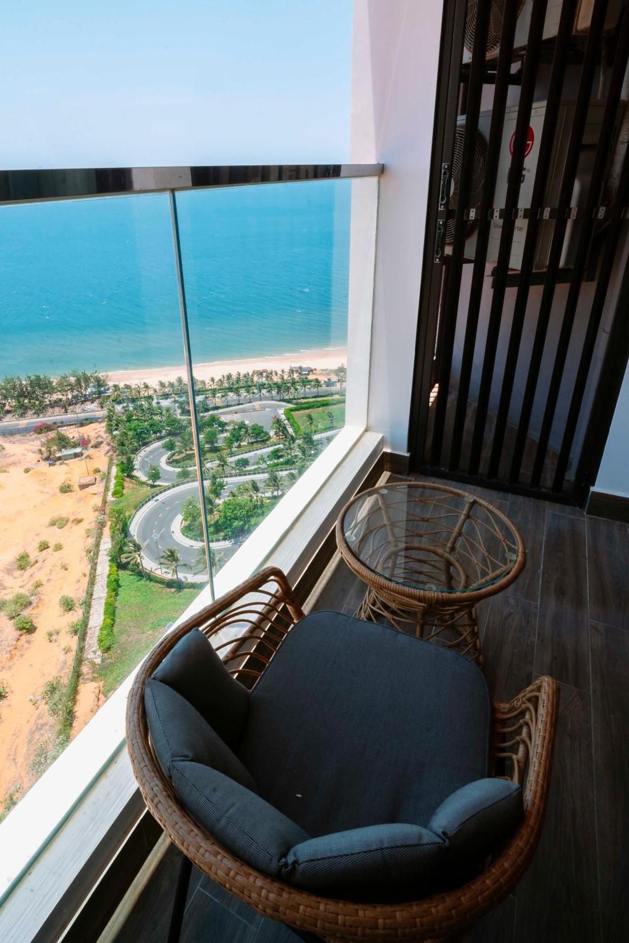 Two-Bedroom Apartment with Balcony and Sea View
