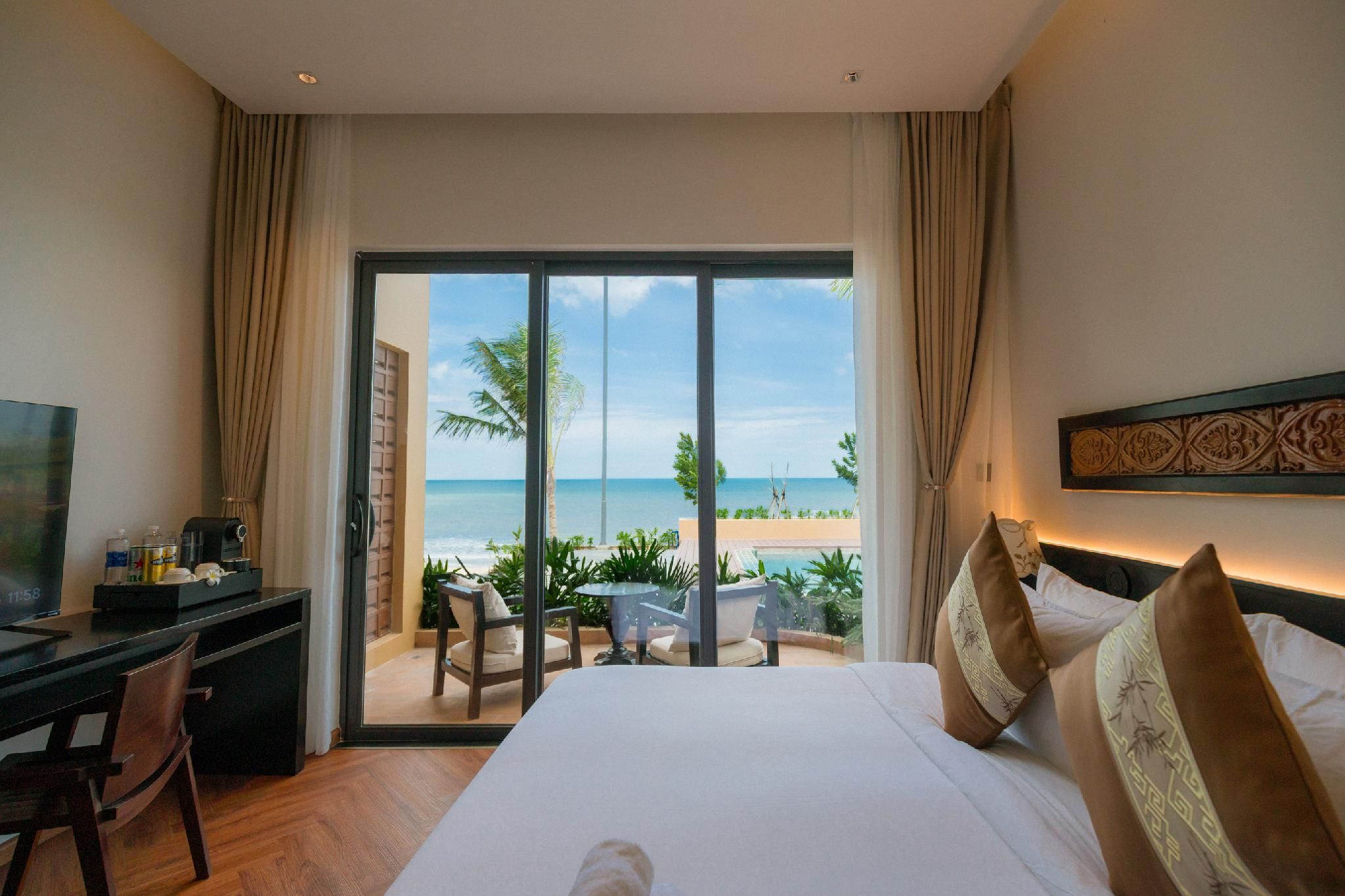 Ocean Front King
