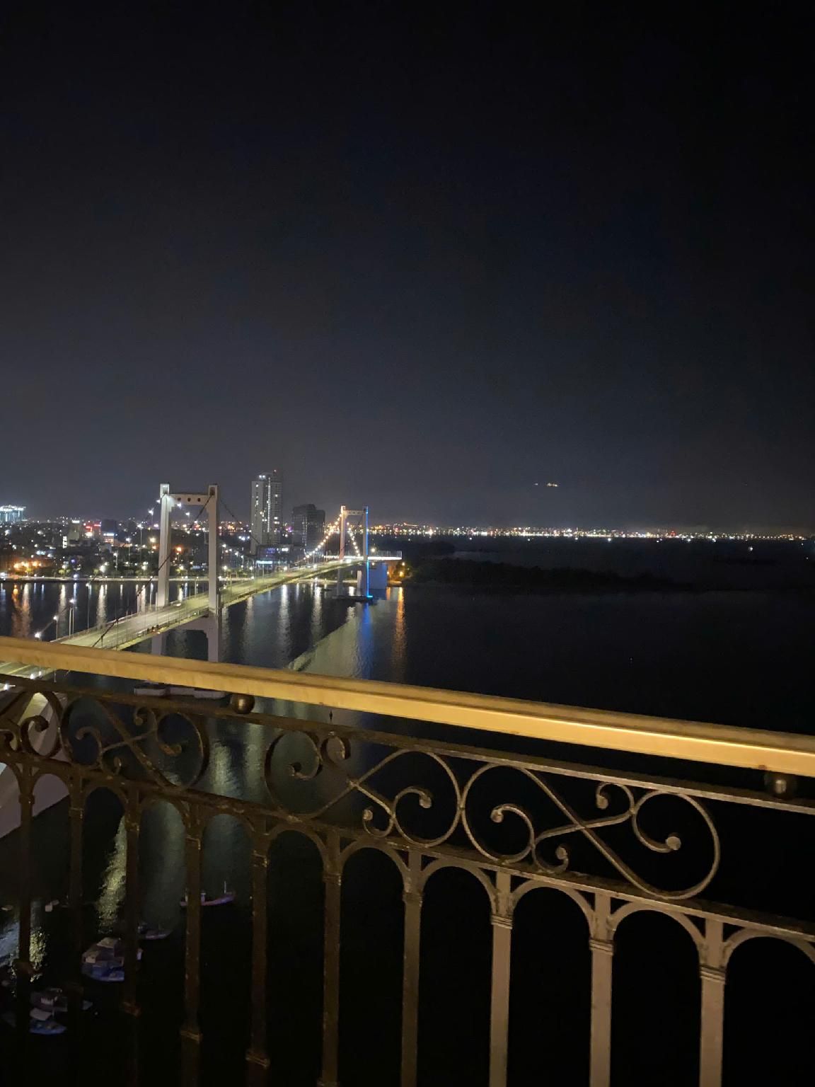 Premium Balcony King