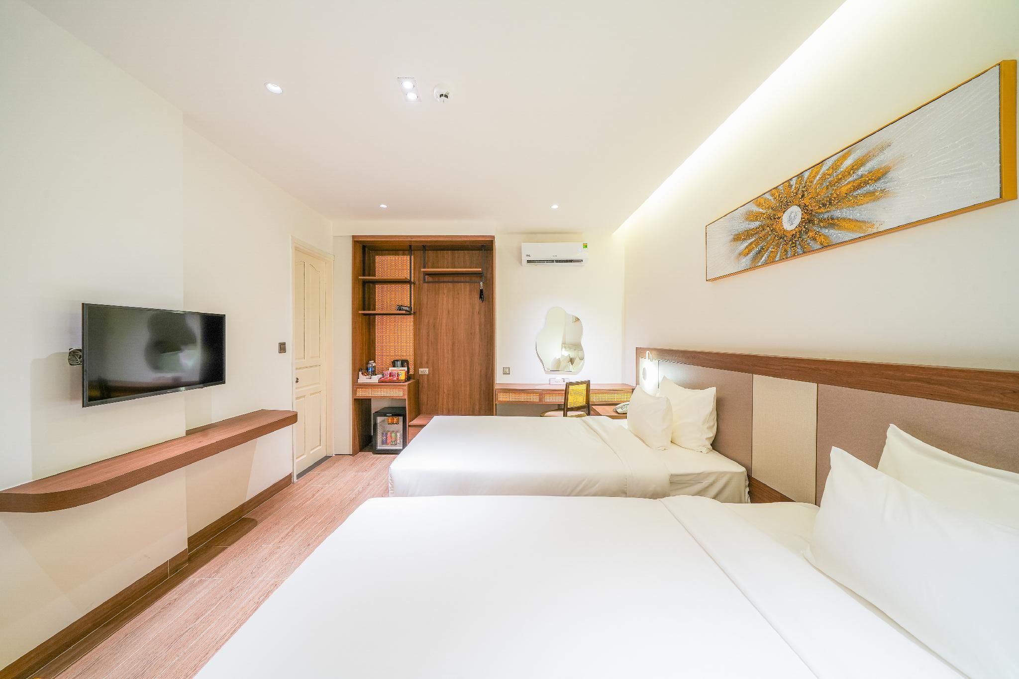 Deluxe Double or Twin Room No Window