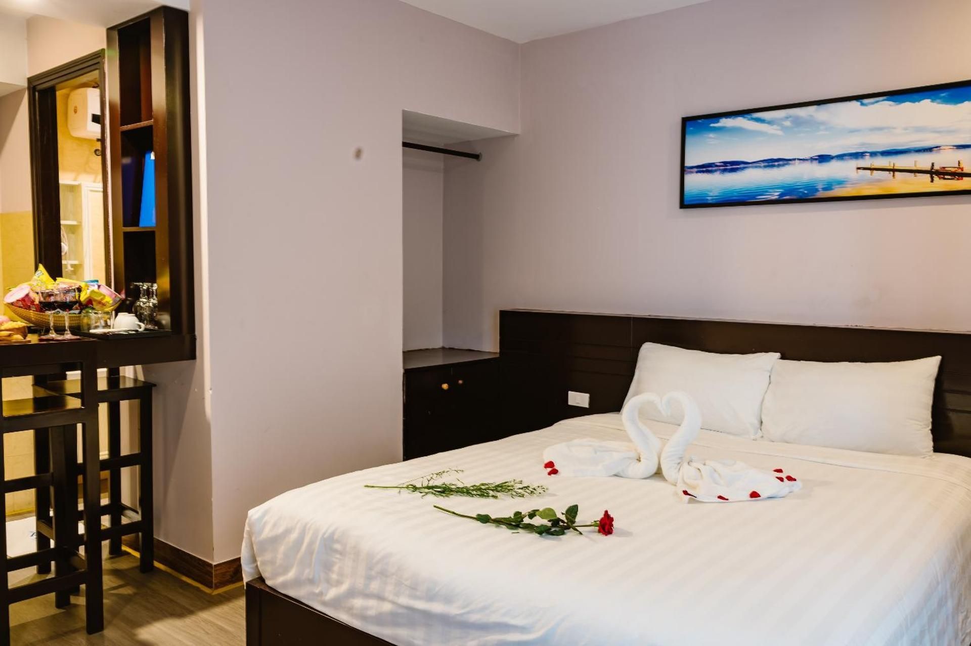 Standard Queen Room
