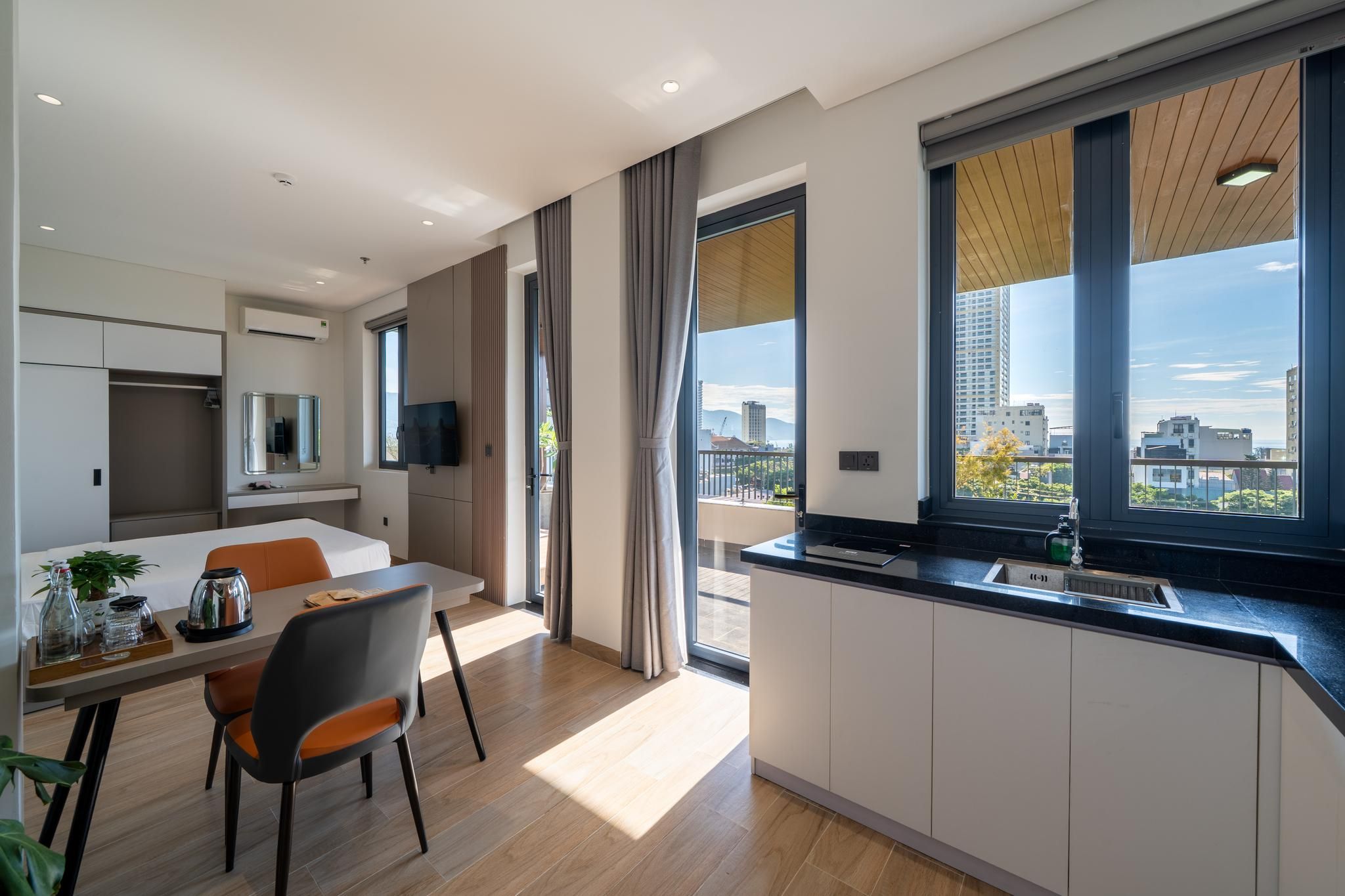 Sam Hotel & Apartment Da Nang Apartment with Balcony and Sea View 3