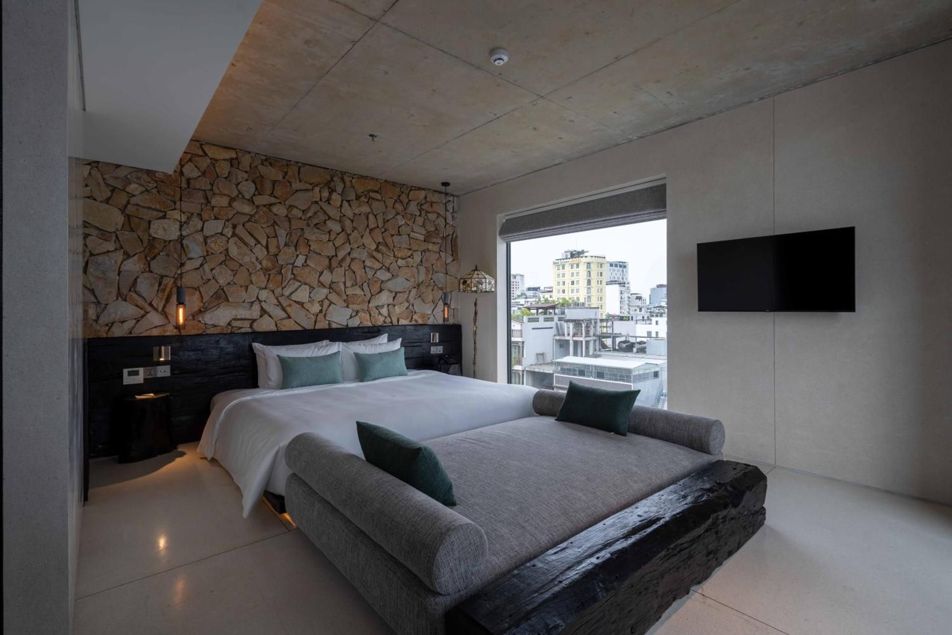 Hôtel de Soie Suite with Spa Bath 2