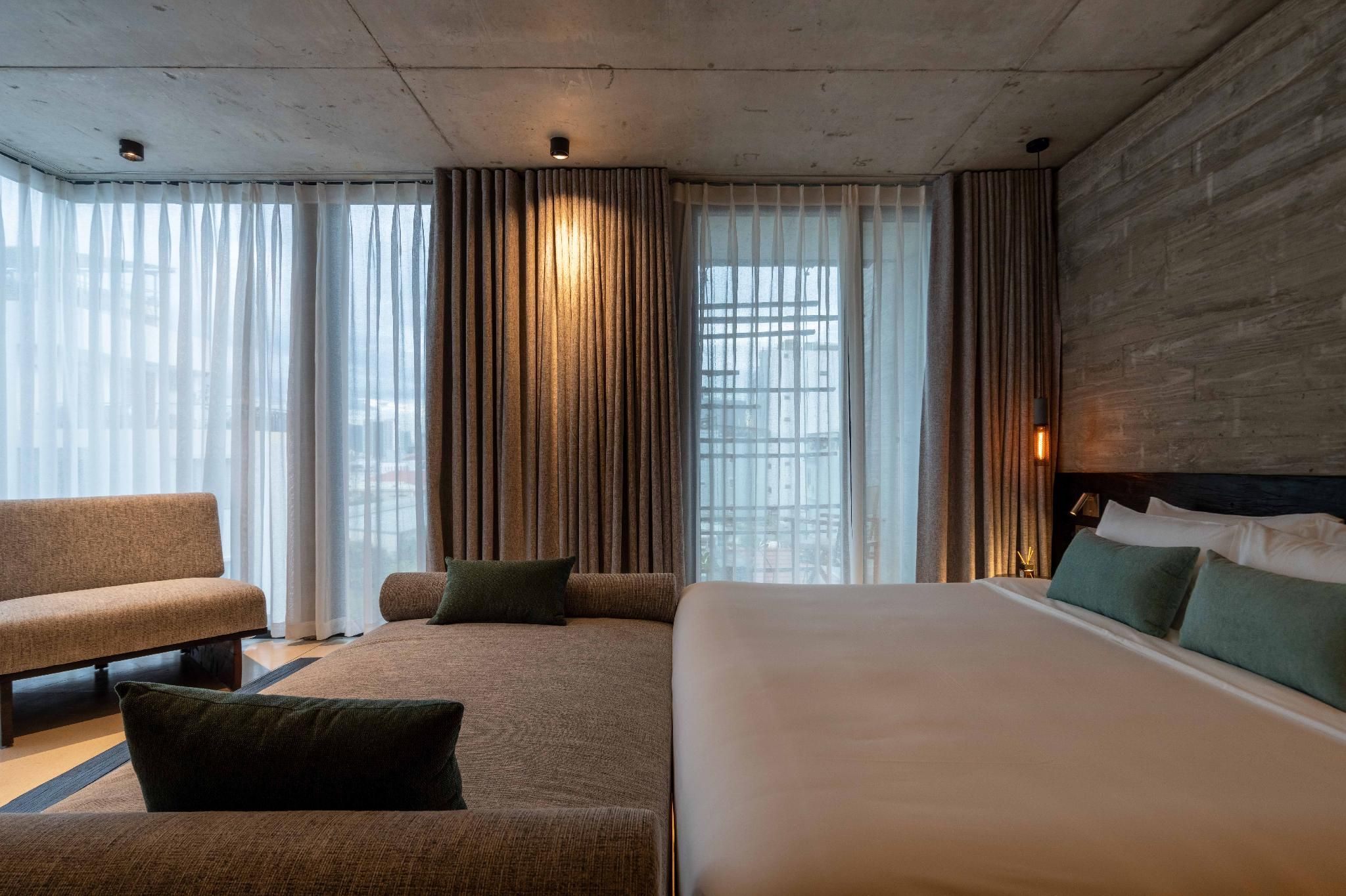 Hôtel de Soie Deluxe Balcony 2