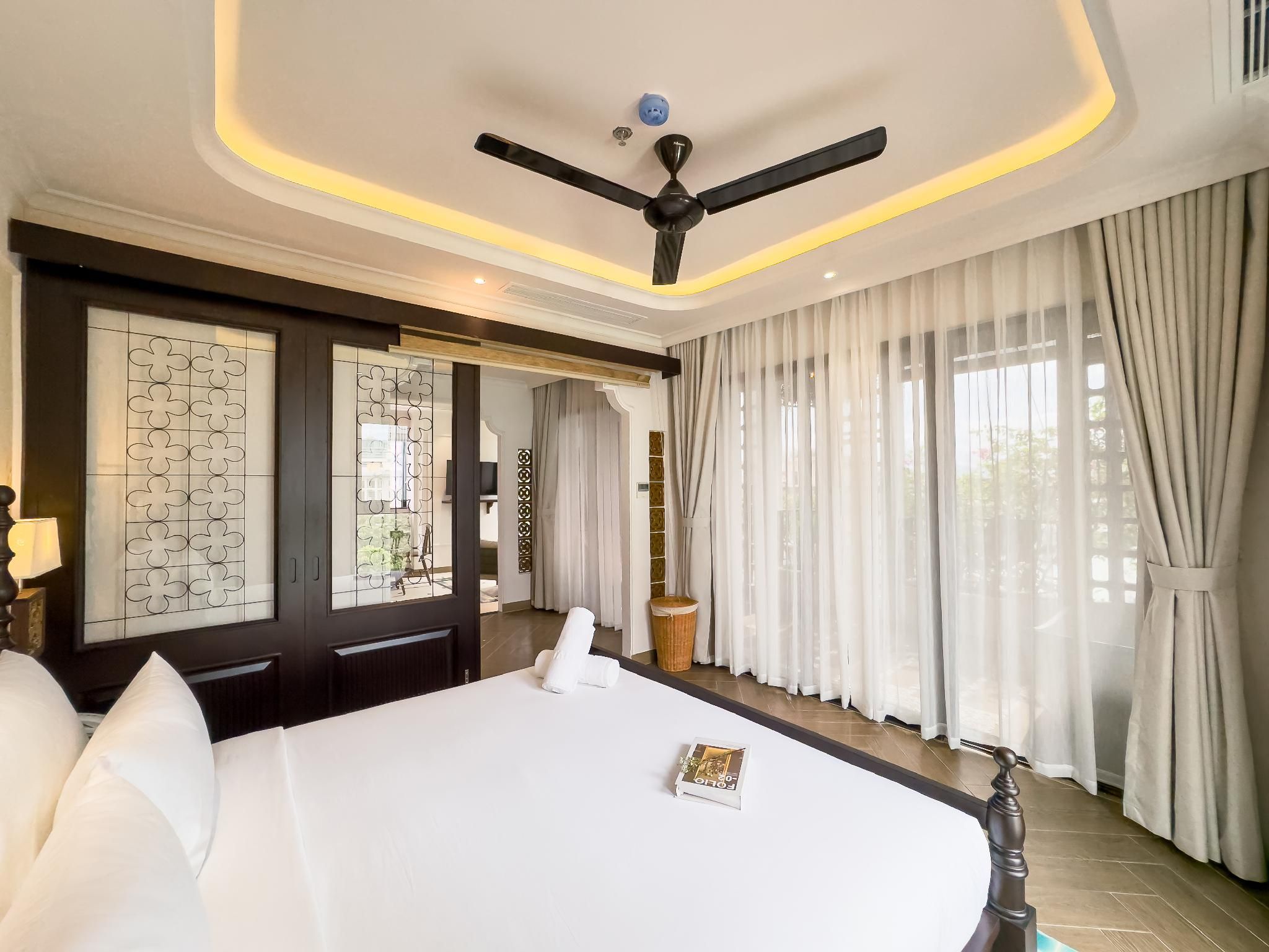 Deluxe Family Studio