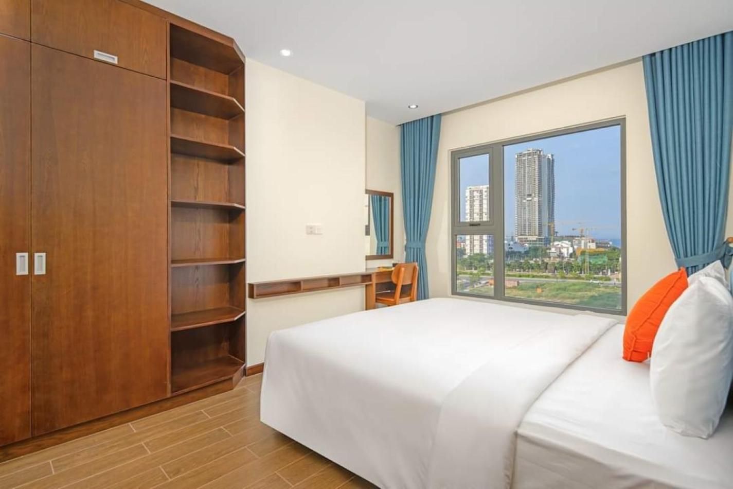 Apartment with City View