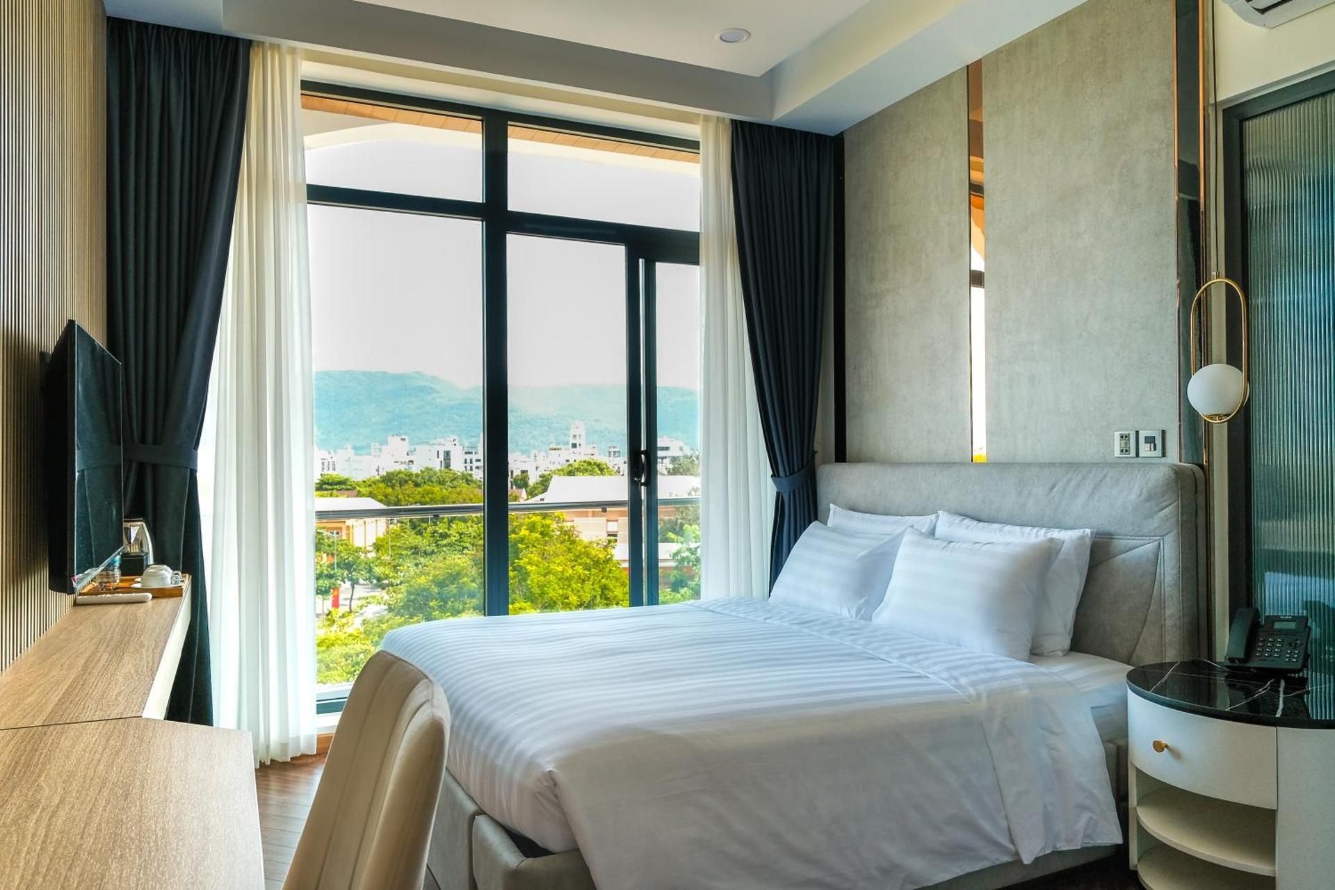 King Room with Balcony