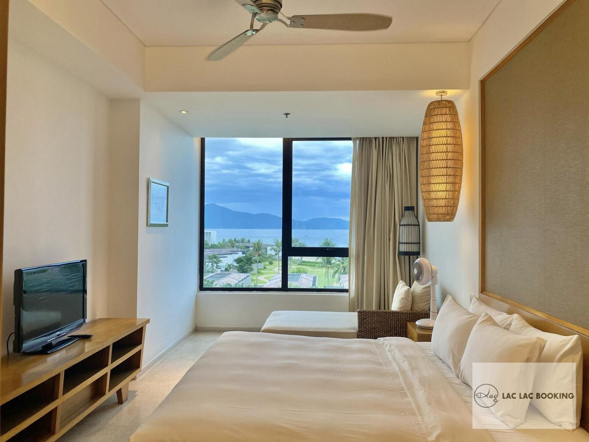 Three-Bedroom Apartment with Ocean View
