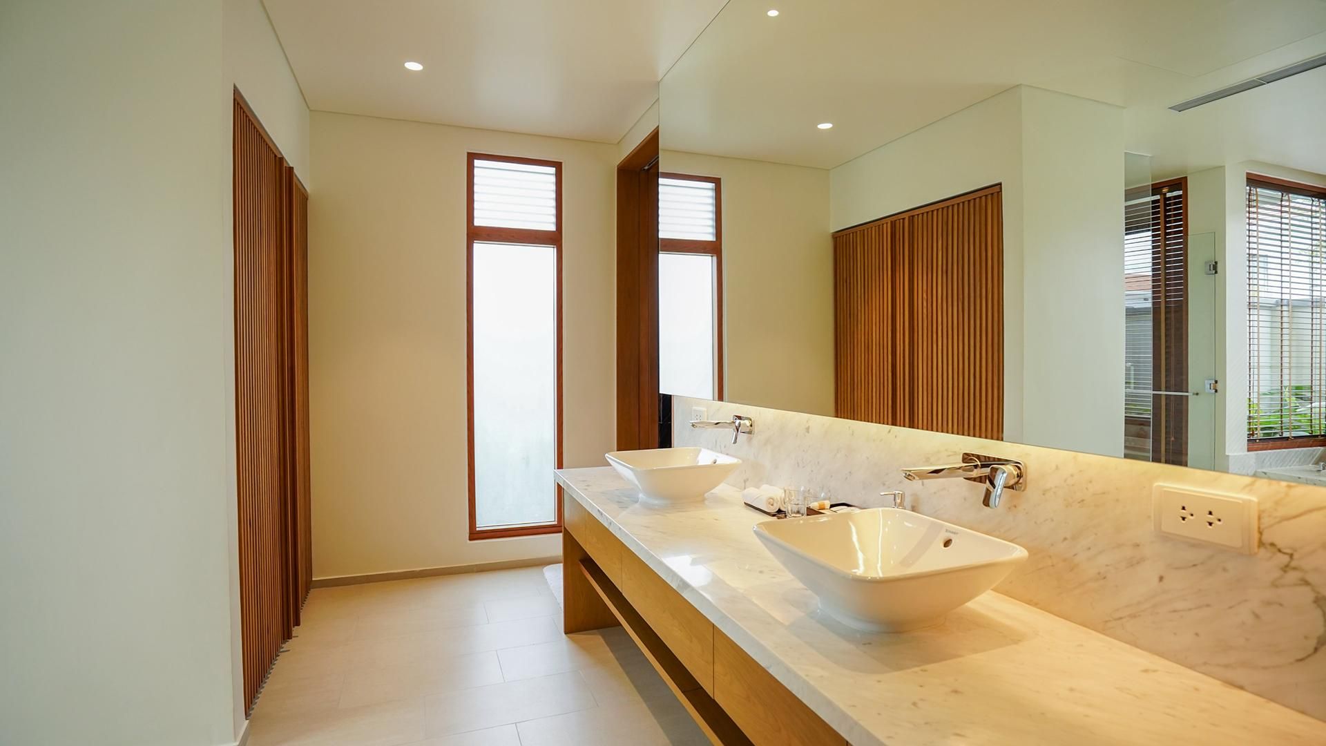 5-Bedroom Luxury Villa with Private Pool