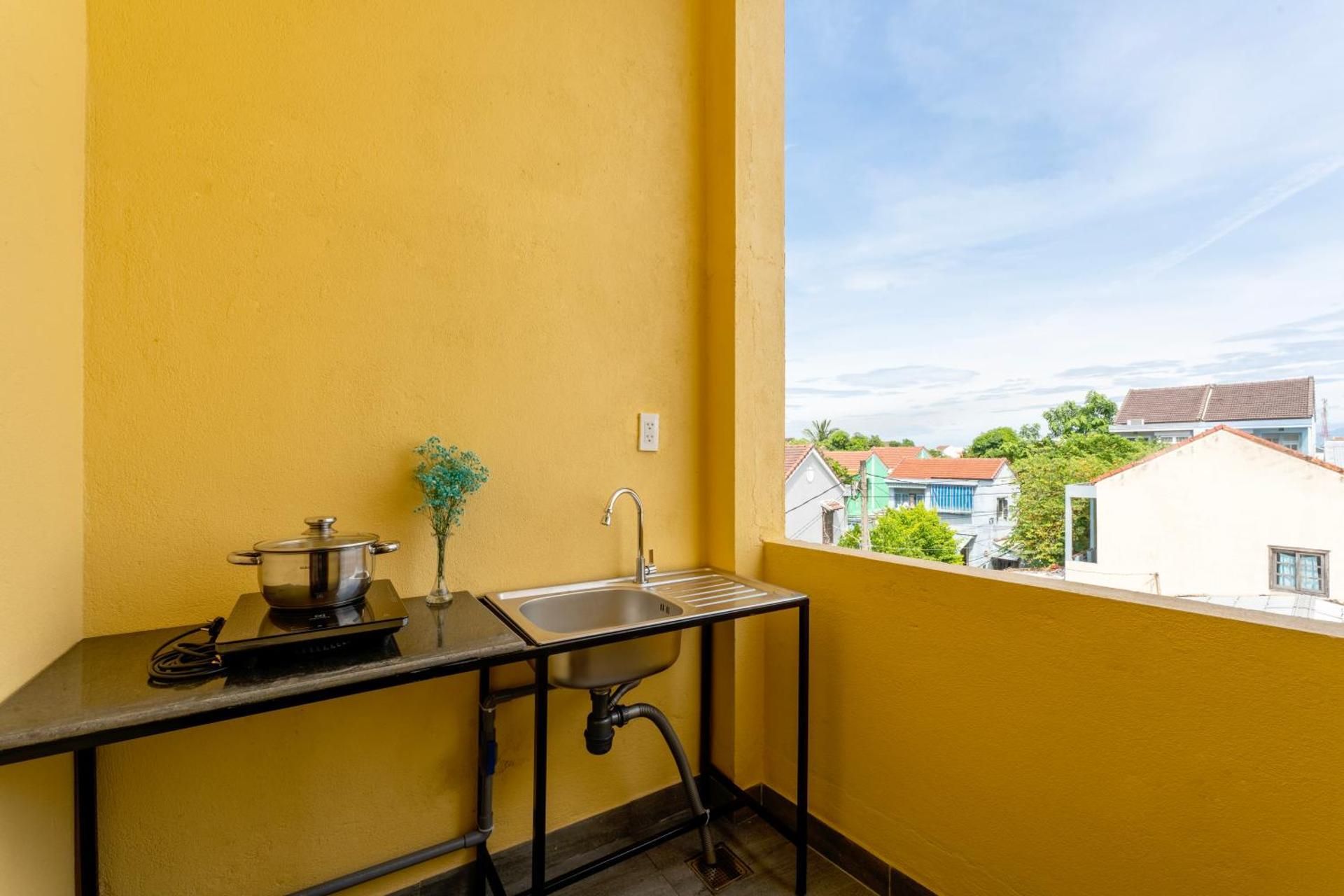 Studio Apartment with Balcony