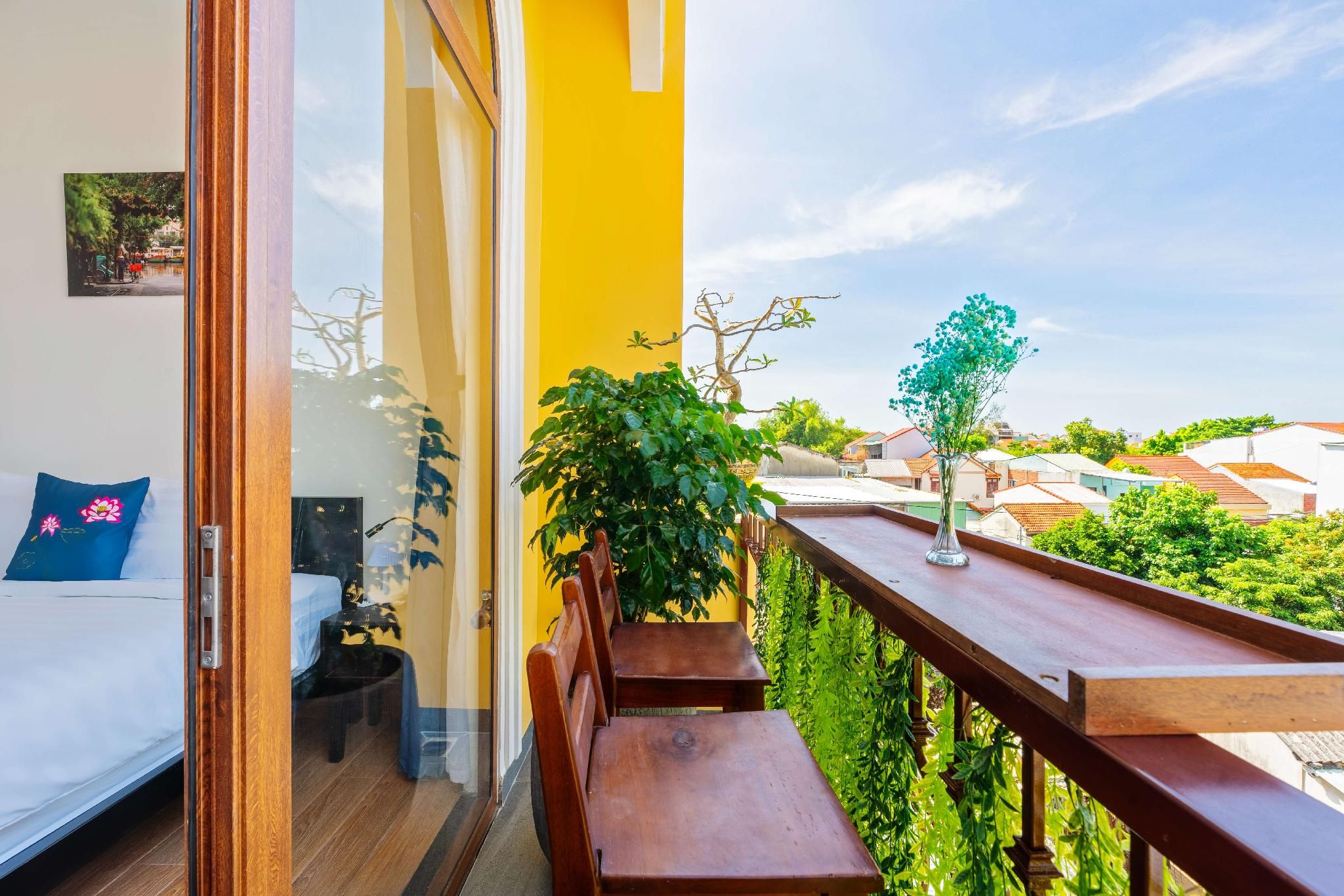 Deluxe Room with Balcony