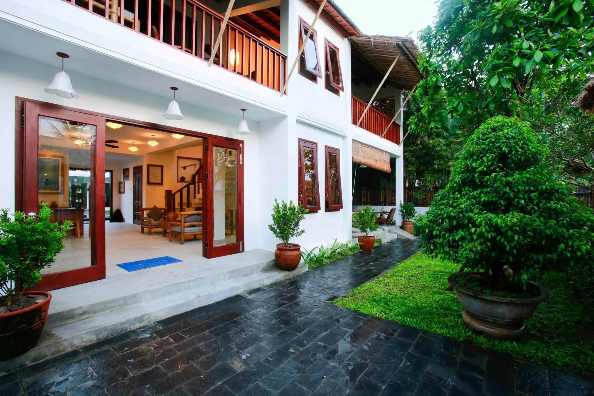 Vina Beach Pool Villas