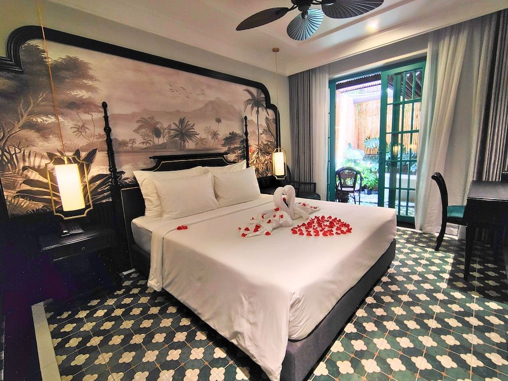 L'Heritage Riverside Hoi An Premium Double Room, 1 King Bed, Garden Area 4